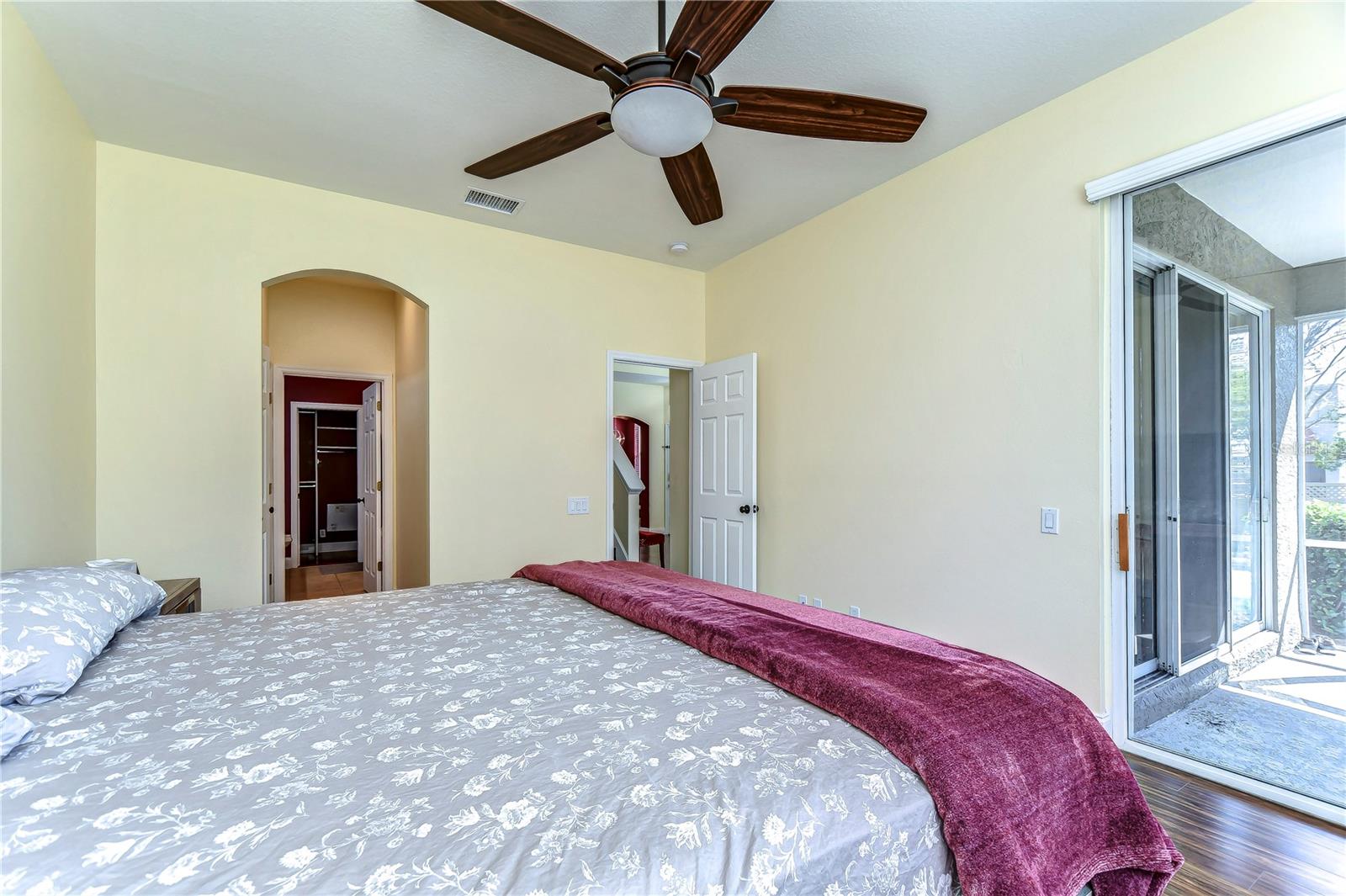 Image 20 of 38 For 3292 Covered Bridge Drive E