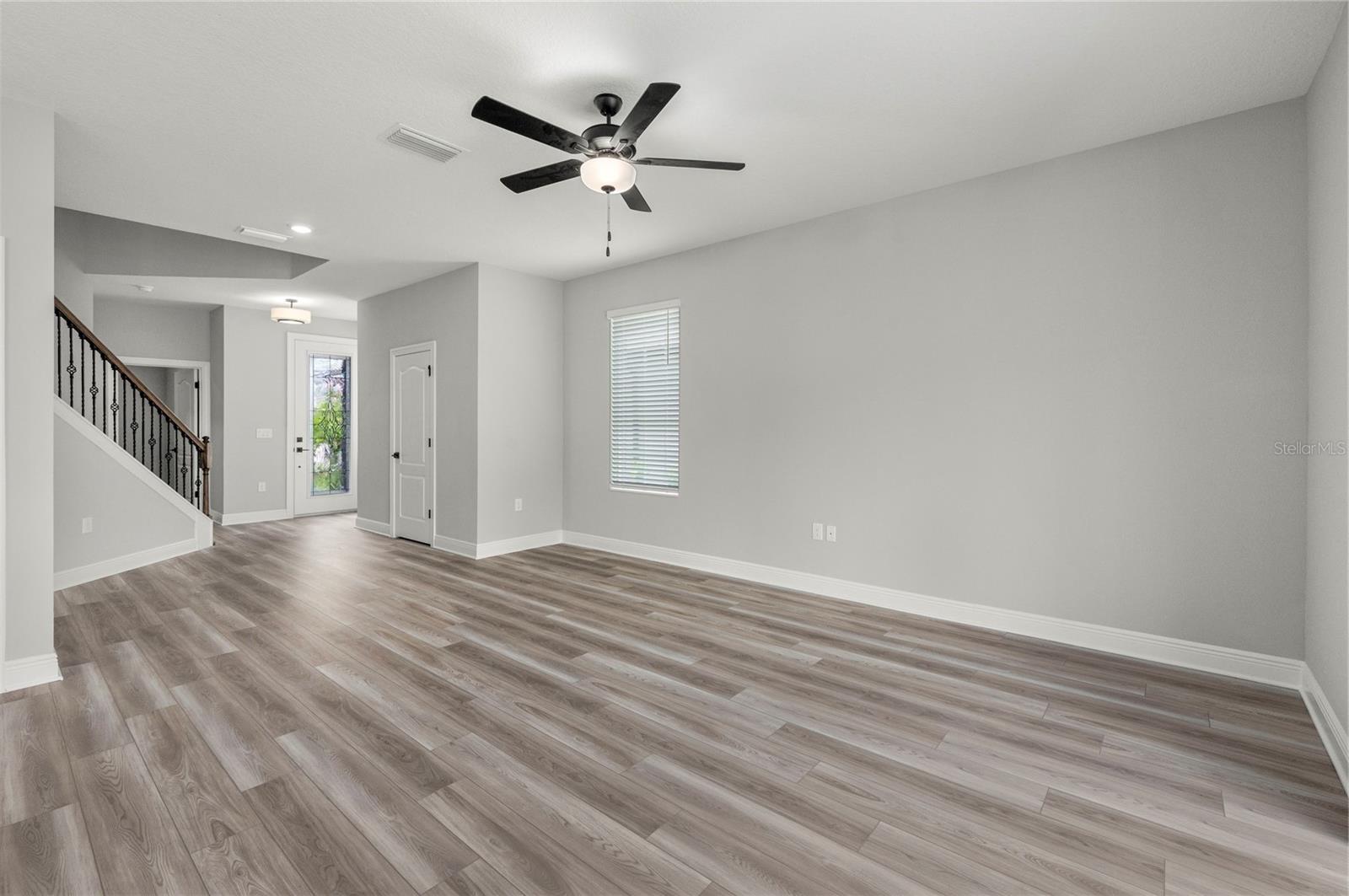 Image 4 of 9 For 7677 Somersworth Drive