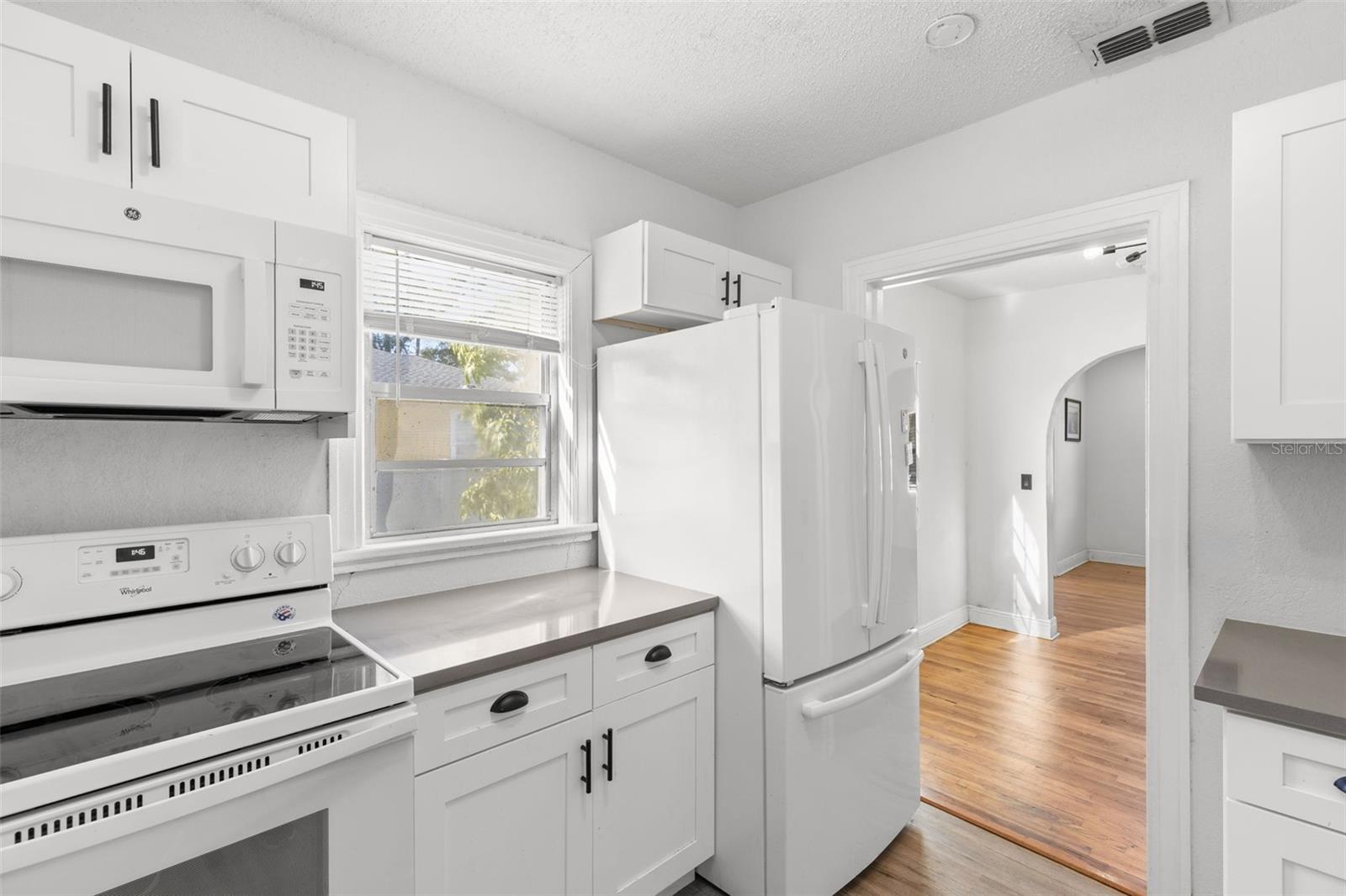 Image 15 of 23 For 1112 Peninsular Street