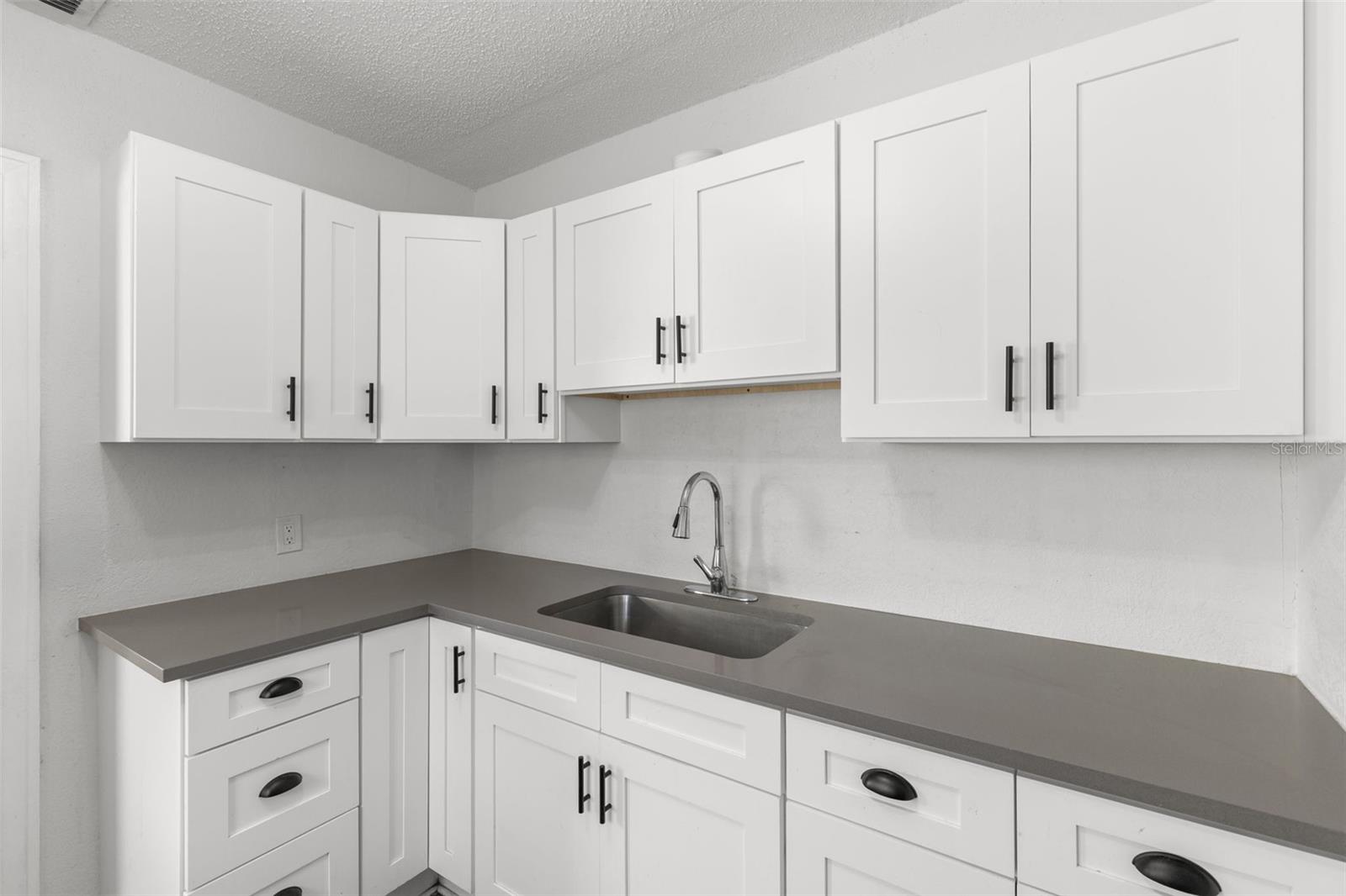 Image 18 of 23 For 1112 Peninsular Street