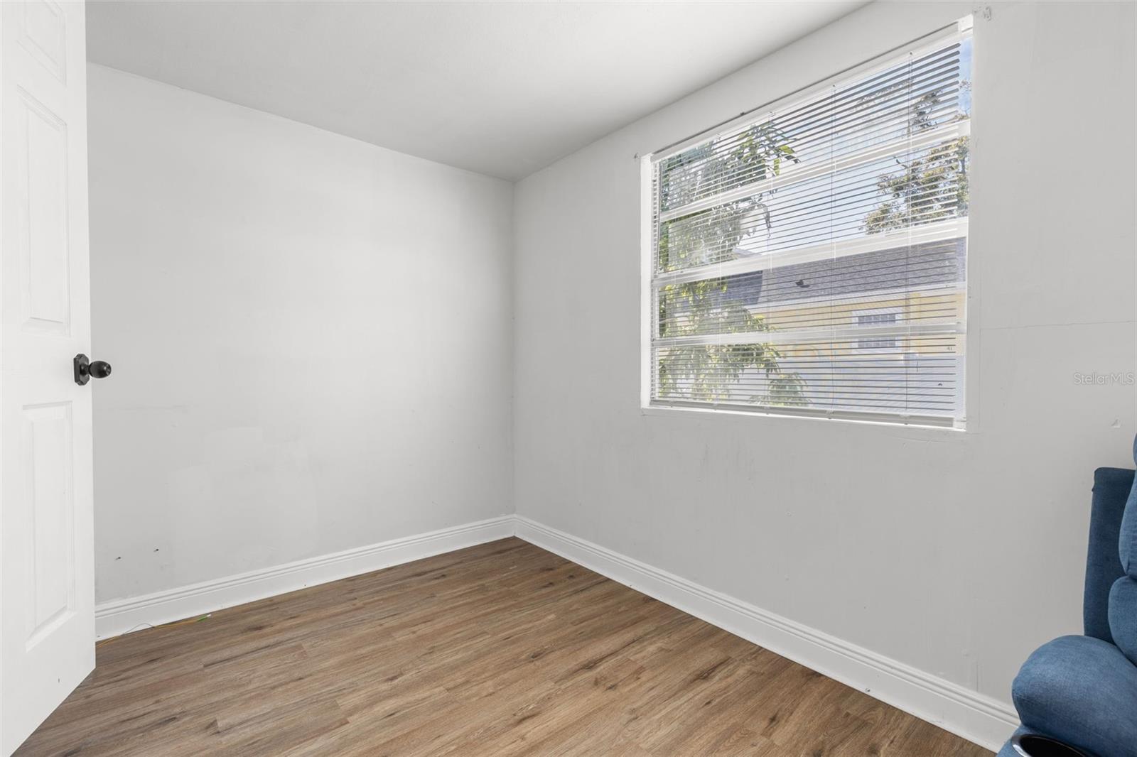 Image 9 of 23 For 1112 Peninsular Street