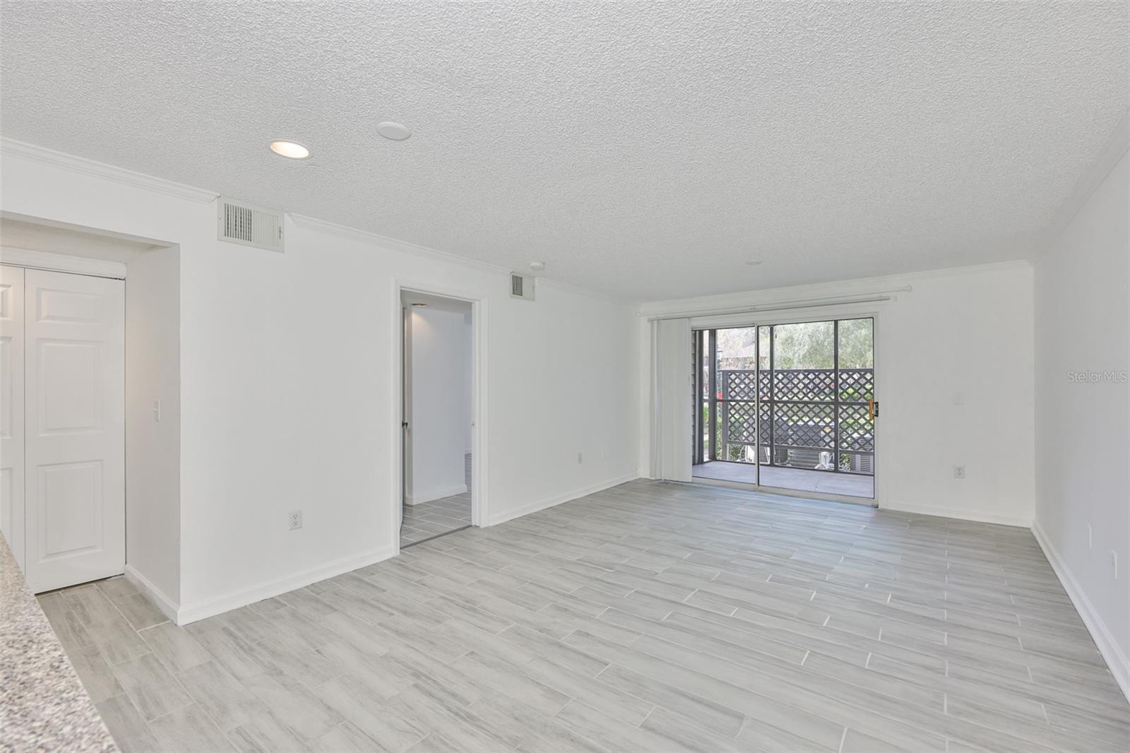 Image 6 of 32 For 2500 Winding Creek Boulevard G106