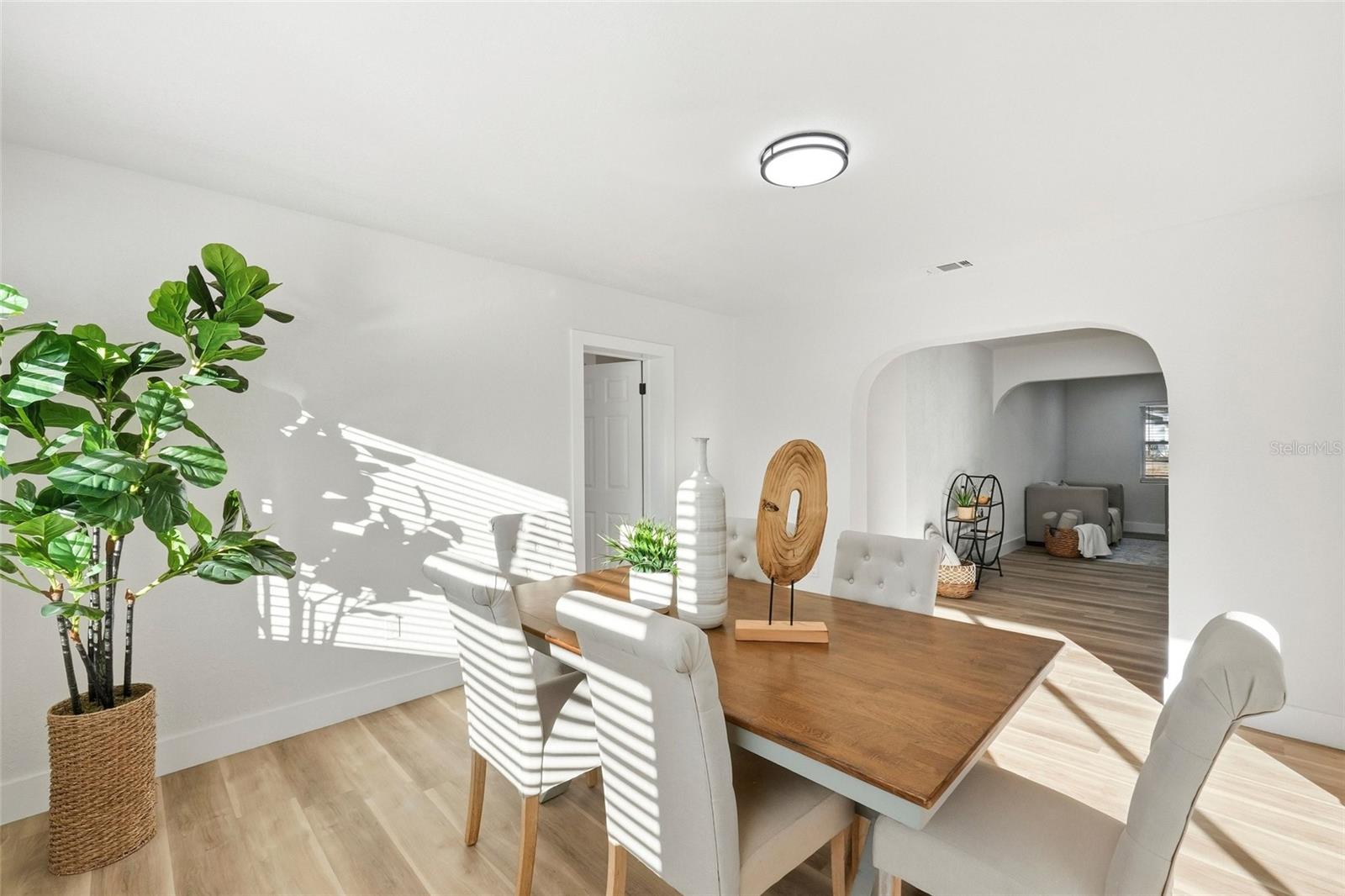 Image 10 of 31 For 1736 Sharondale Drive