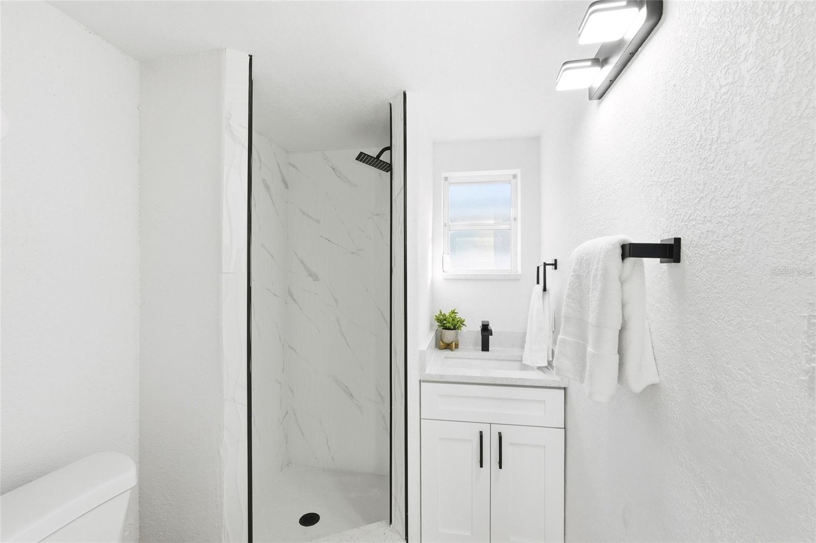 Image 17 of 31 For 1736 Sharondale Drive