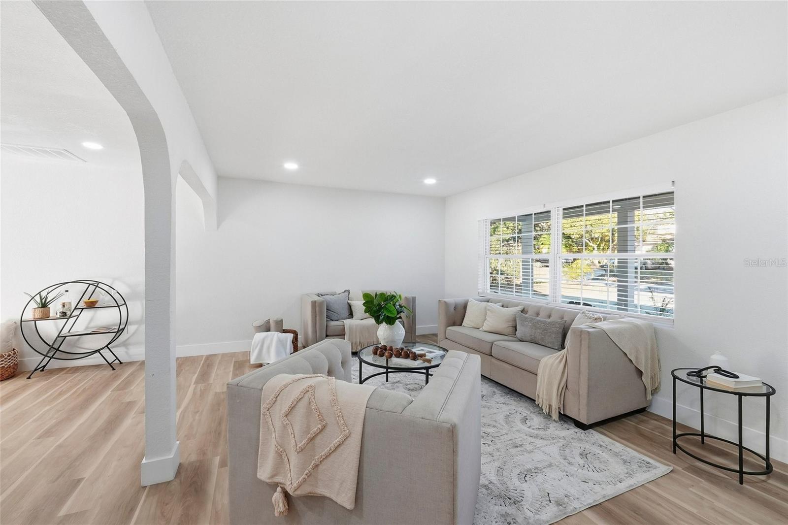 Image 5 of 31 For 1736 Sharondale Drive