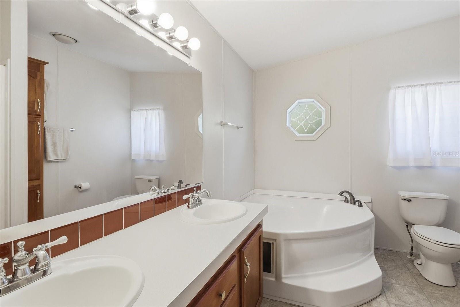 Image 24 of 57 For 14371 Ebbtide Court