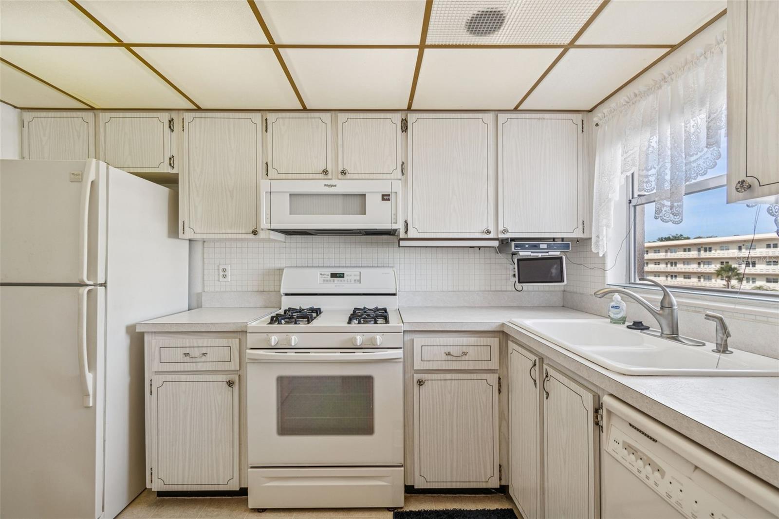 Image 5 of 65 For 5623 80th Street N 314