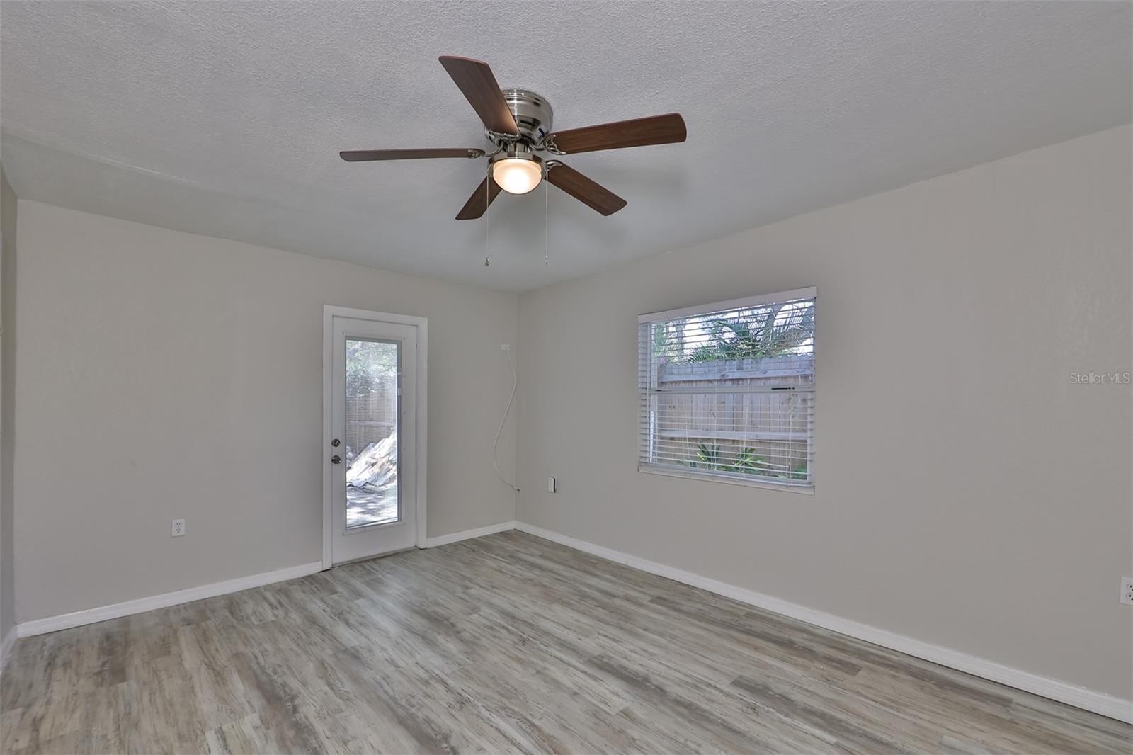 Image 15 of 72 For 3631 Park Street N