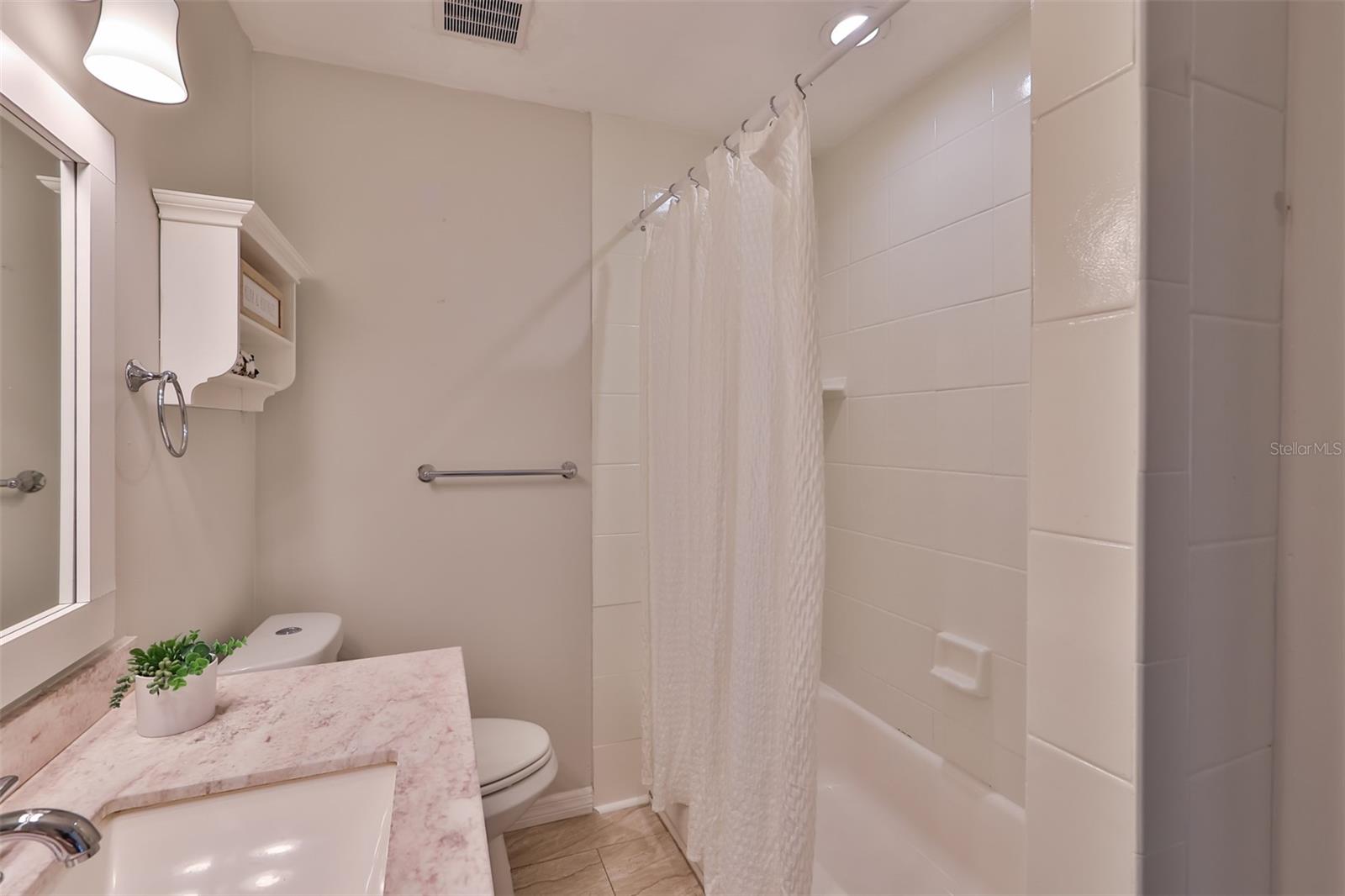 Image 19 of 72 For 3631 Park Street N