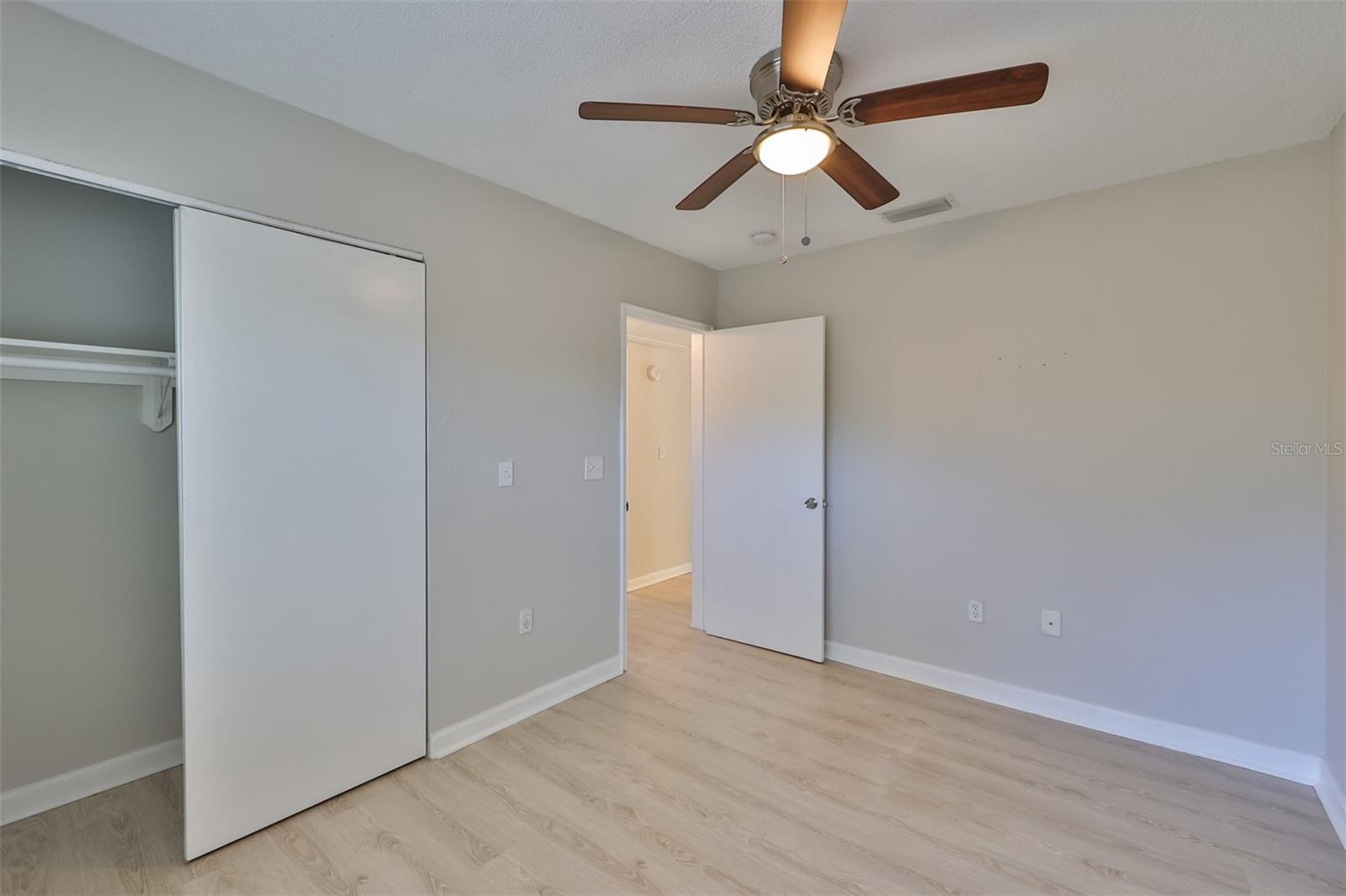 Image 22 of 72 For 3631 Park Street N