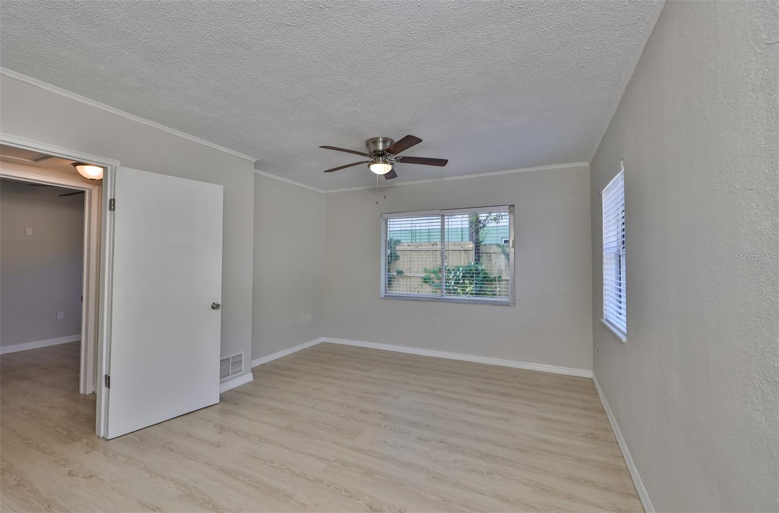 Image 24 of 72 For 3631 Park Street N