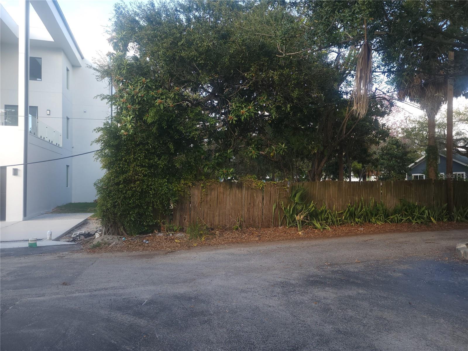 Image 4 of 9 For 2318 North B Street