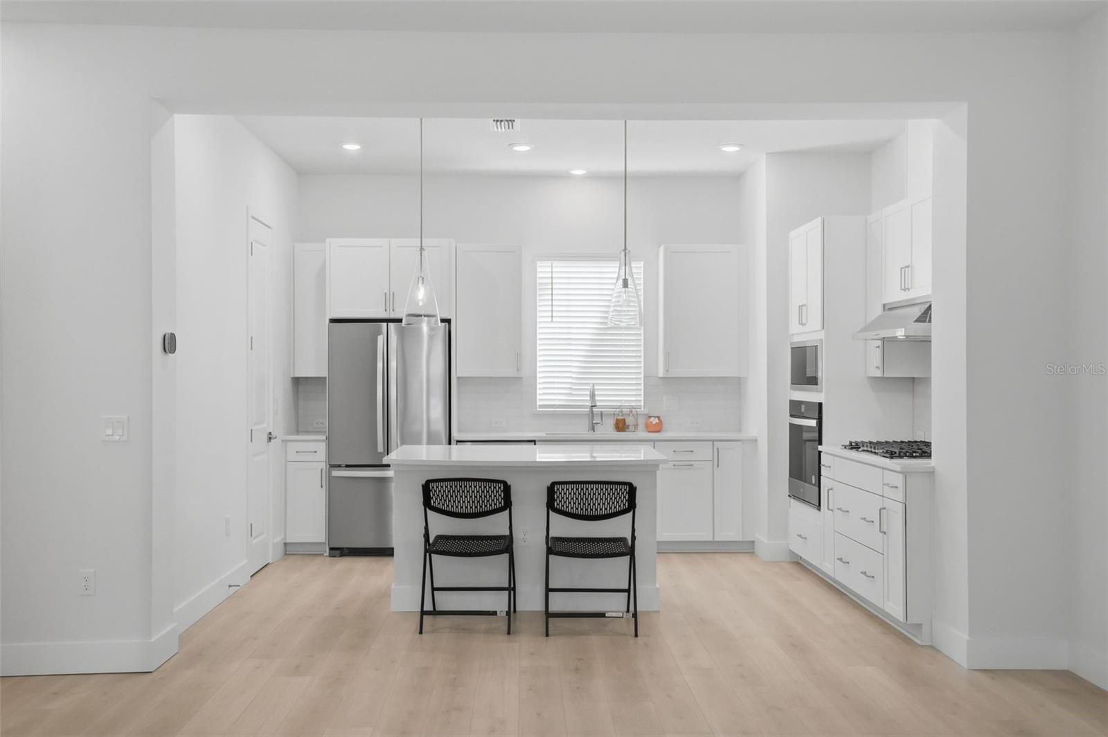 Image 10 of 30 For 2123 1st Avenue N