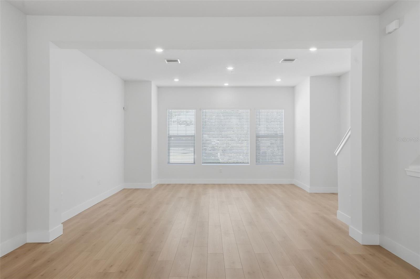 Image 17 of 30 For 2123 1st Avenue N