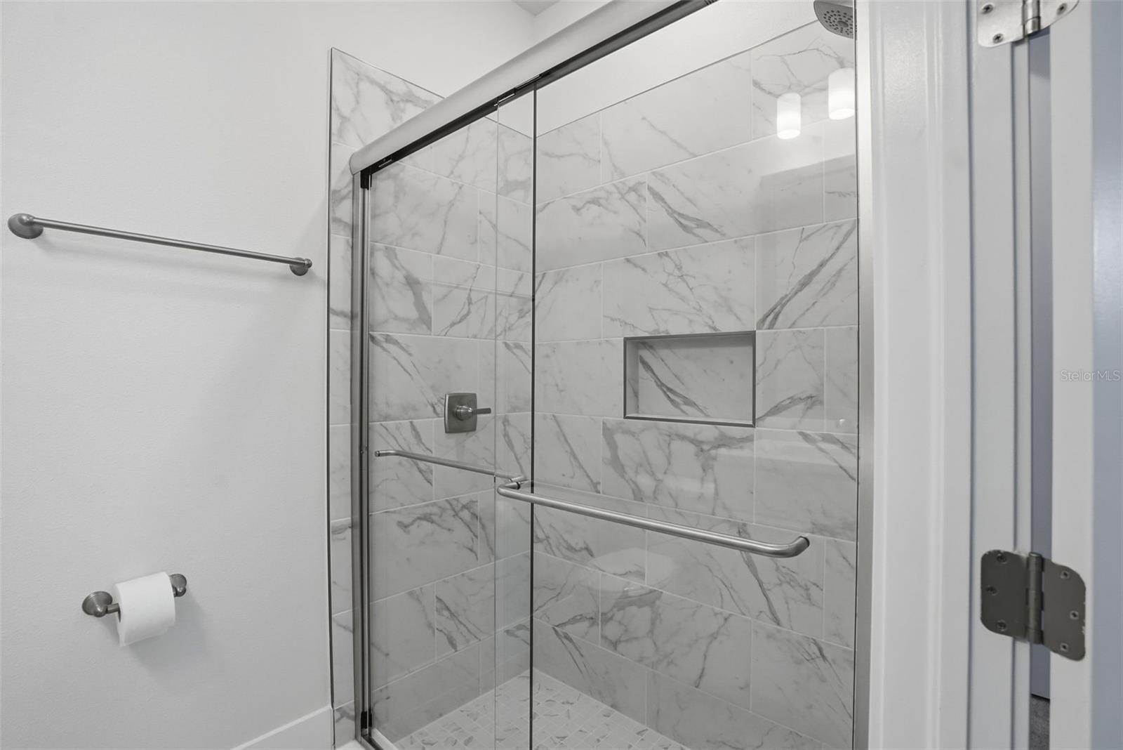 Image 29 of 30 For 2123 1st Avenue N