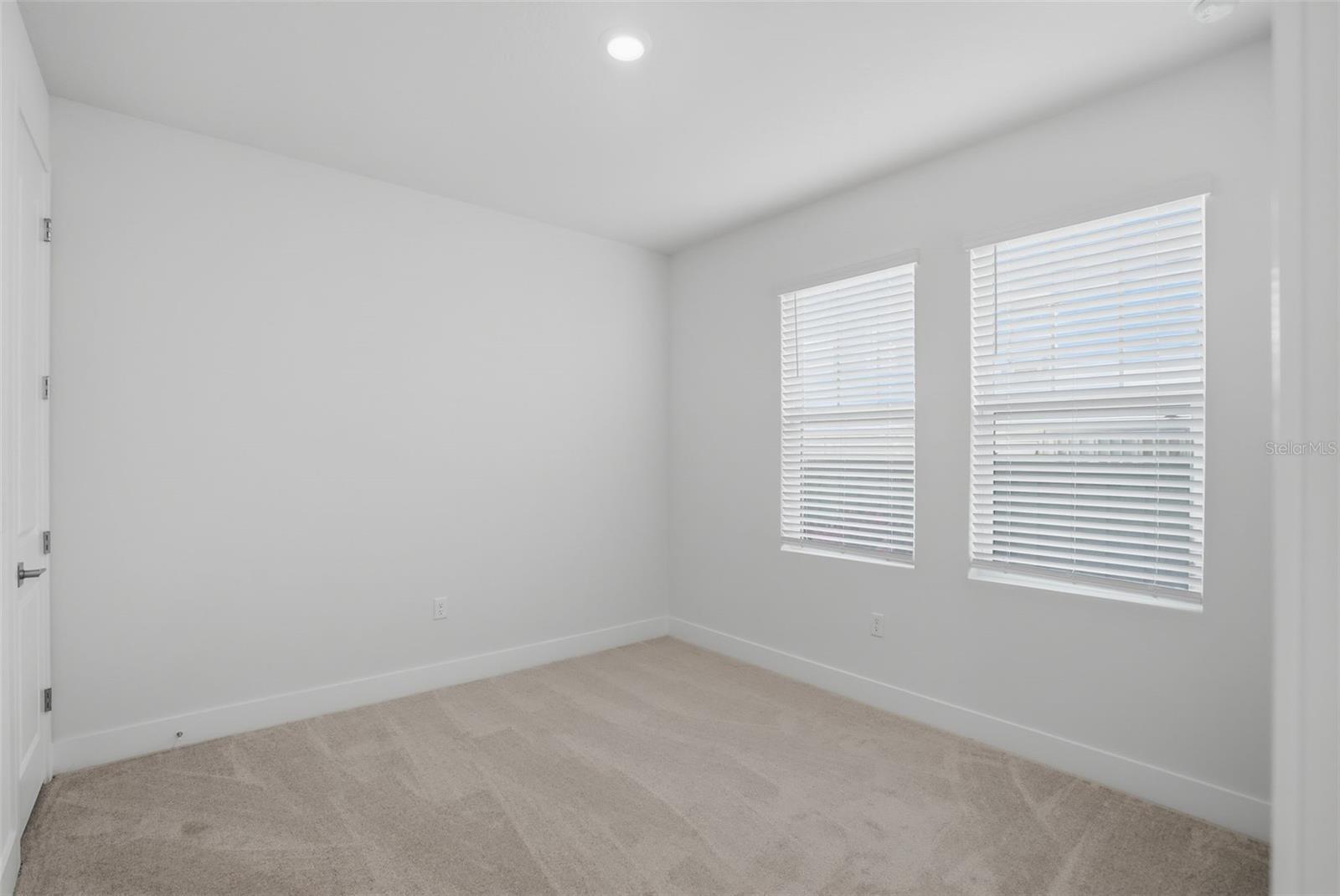 Image 5 of 30 For 2123 1st Avenue N