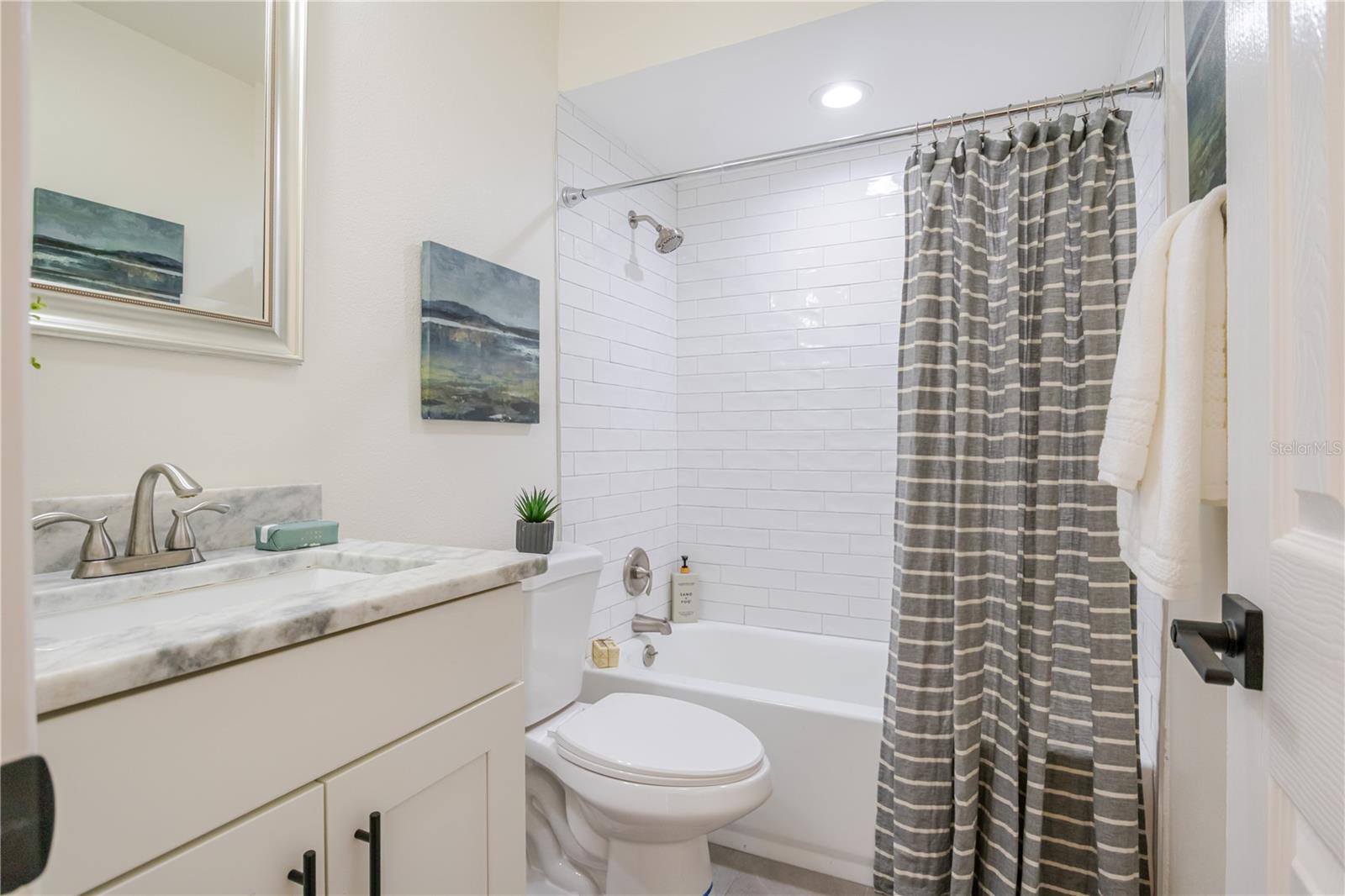 Image 15 of 49 For 5737 3rd Avenue N