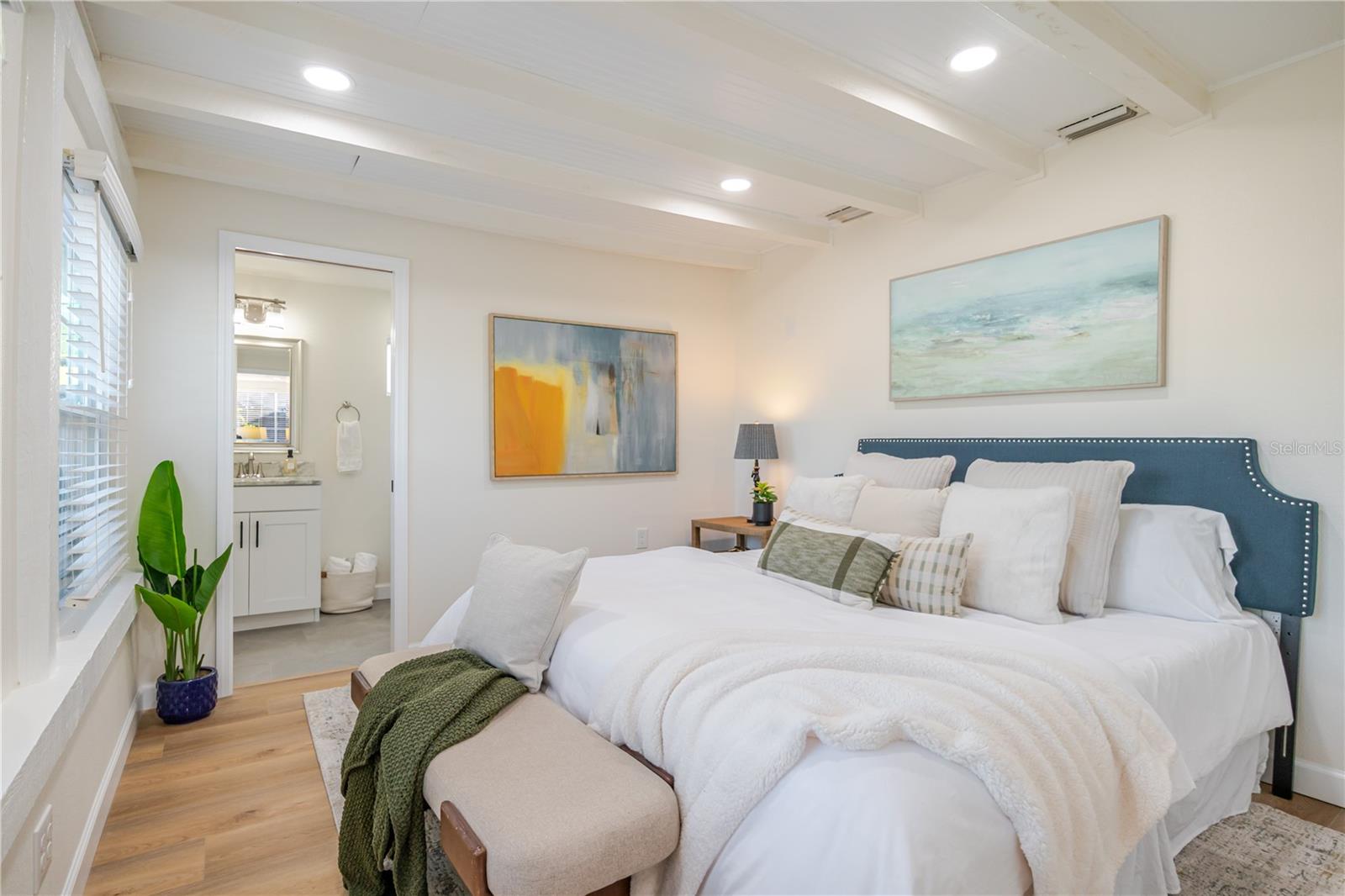 Image 20 of 49 For 5737 3rd Avenue N