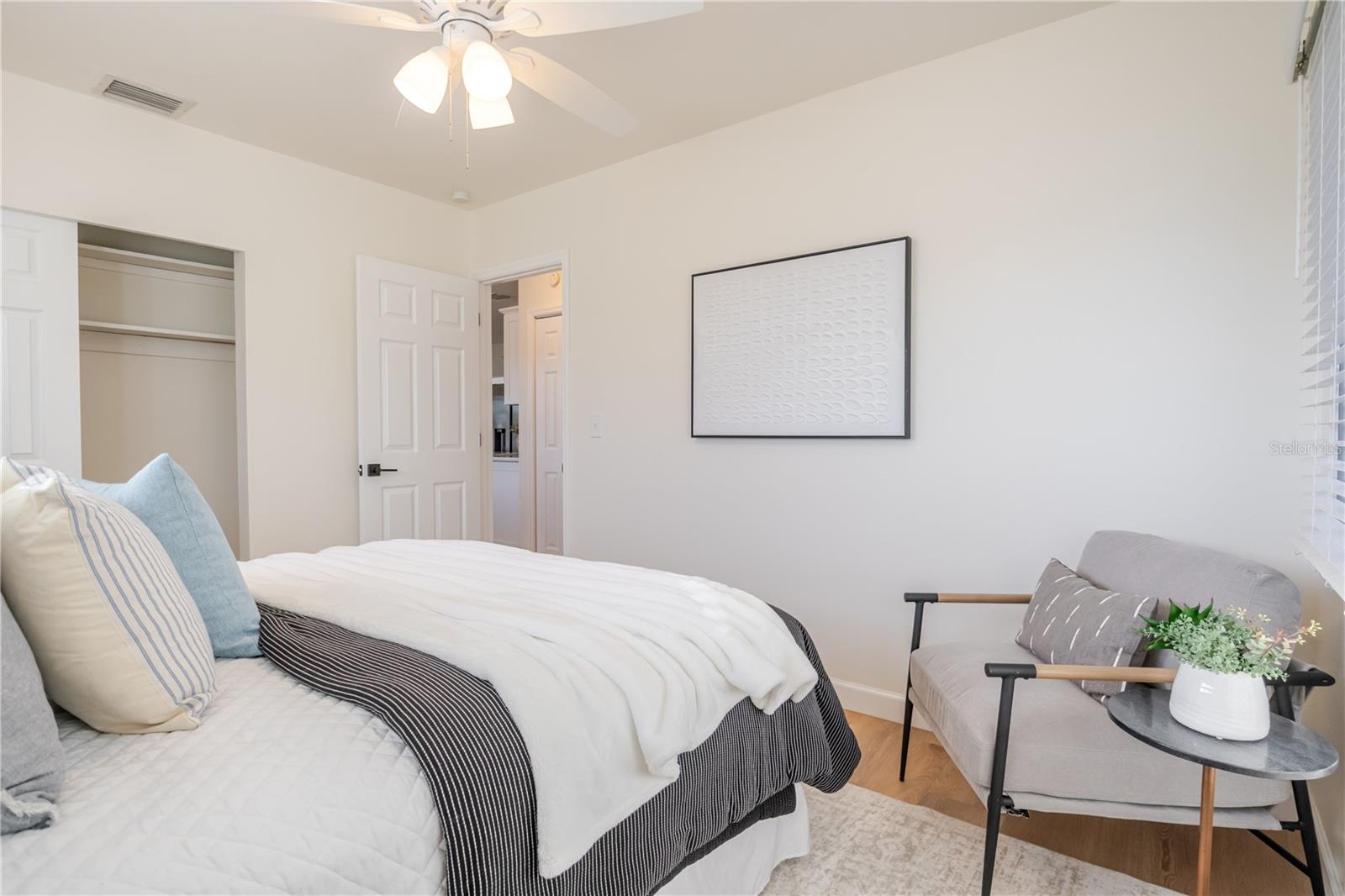 Image 28 of 49 For 5737 3rd Avenue N