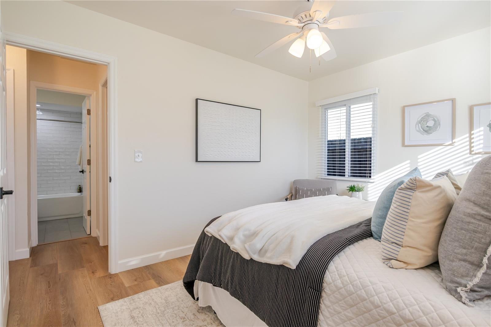 Image 30 of 49 For 5737 3rd Avenue N