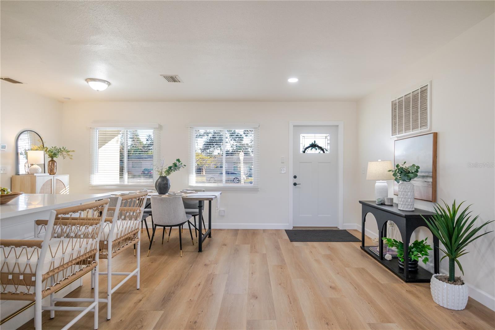 Image 8 of 49 For 5737 3rd Avenue N