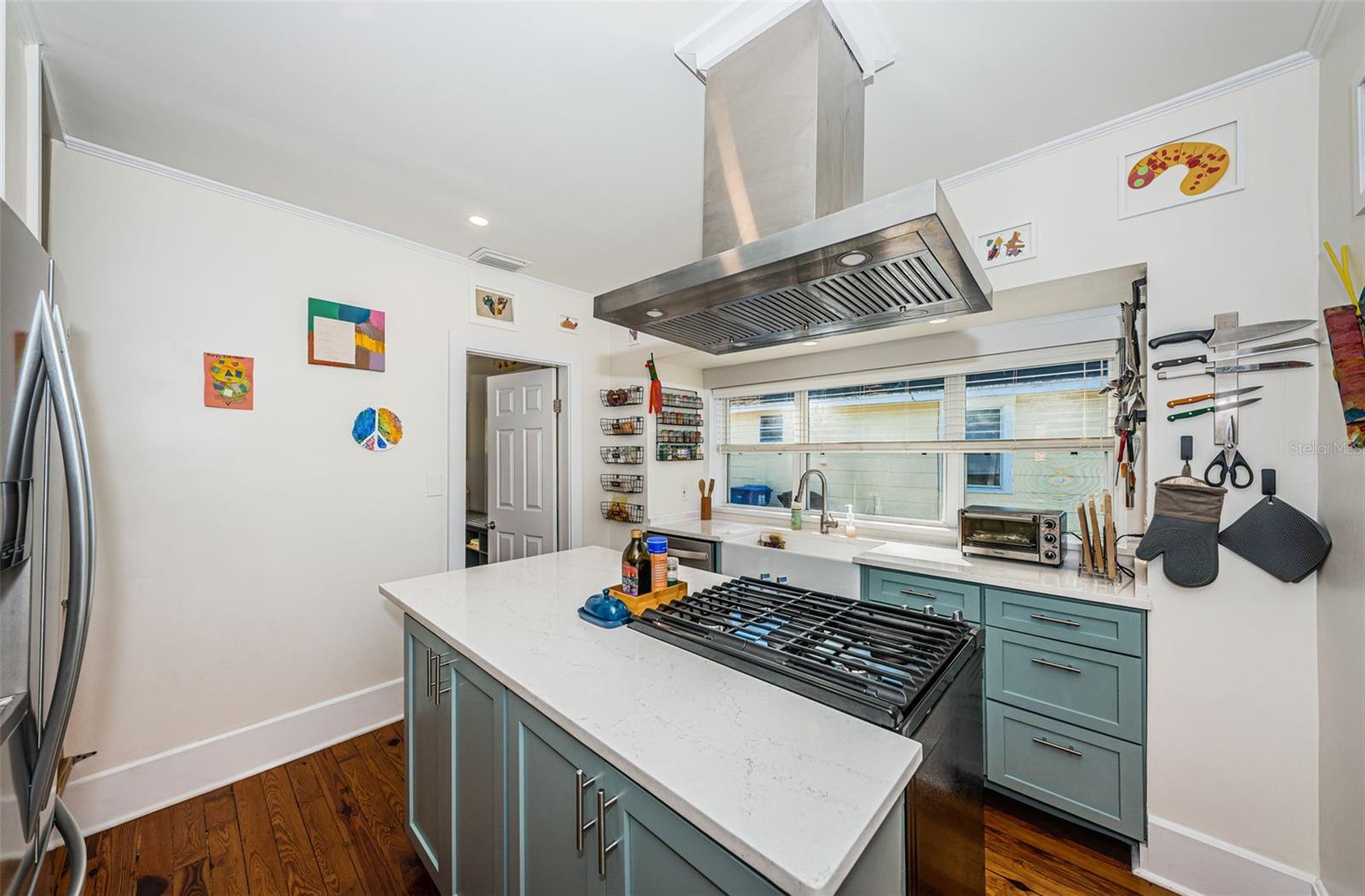 Image 5 of 45 For 1009 8th Street N