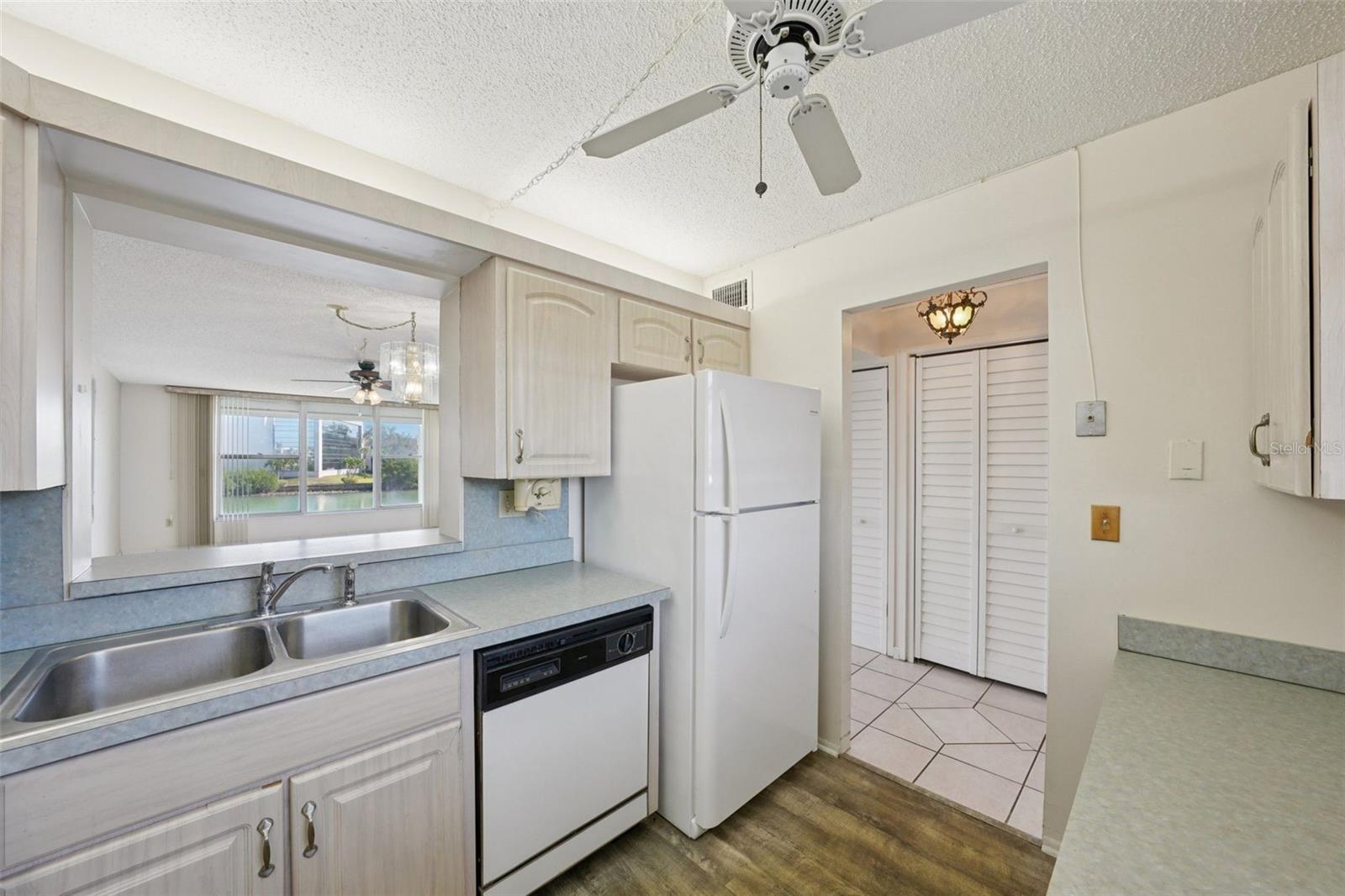 Image 22 of 59 For 7425 Bay Island Drive S 203