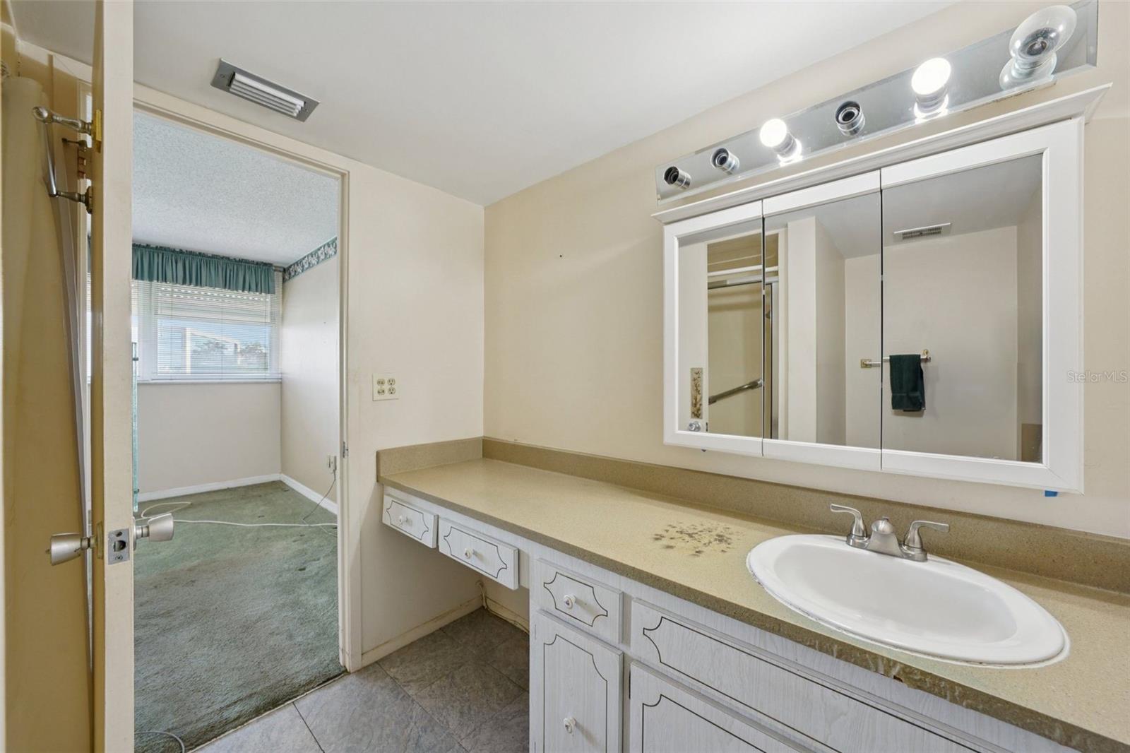 Image 37 of 59 For 7425 Bay Island Drive S 203