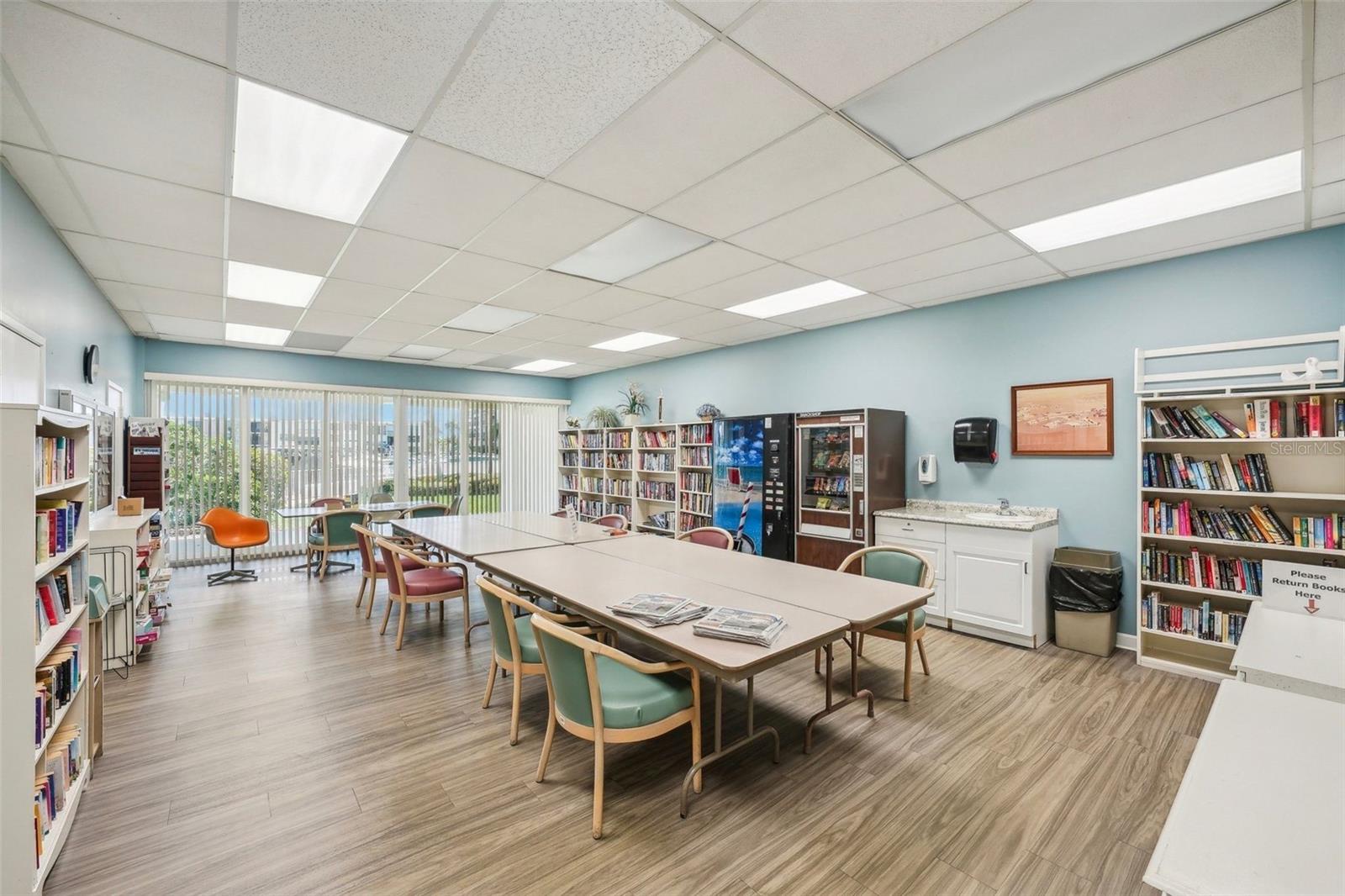 Image 39 of 59 For 7425 Bay Island Drive S 203