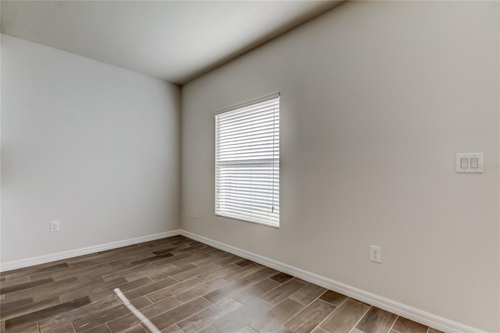 Image 16 of 26 For 5050 Suncatcher Drive