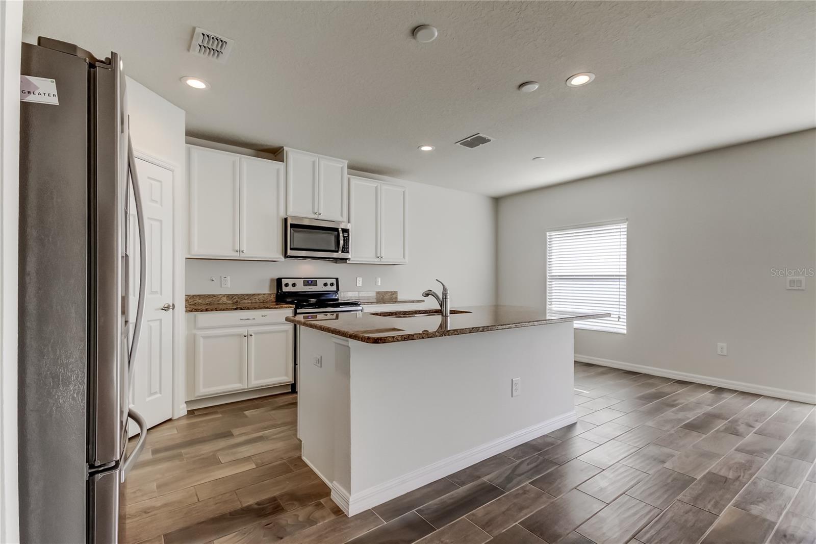 Image 4 of 26 For 5050 Suncatcher Drive