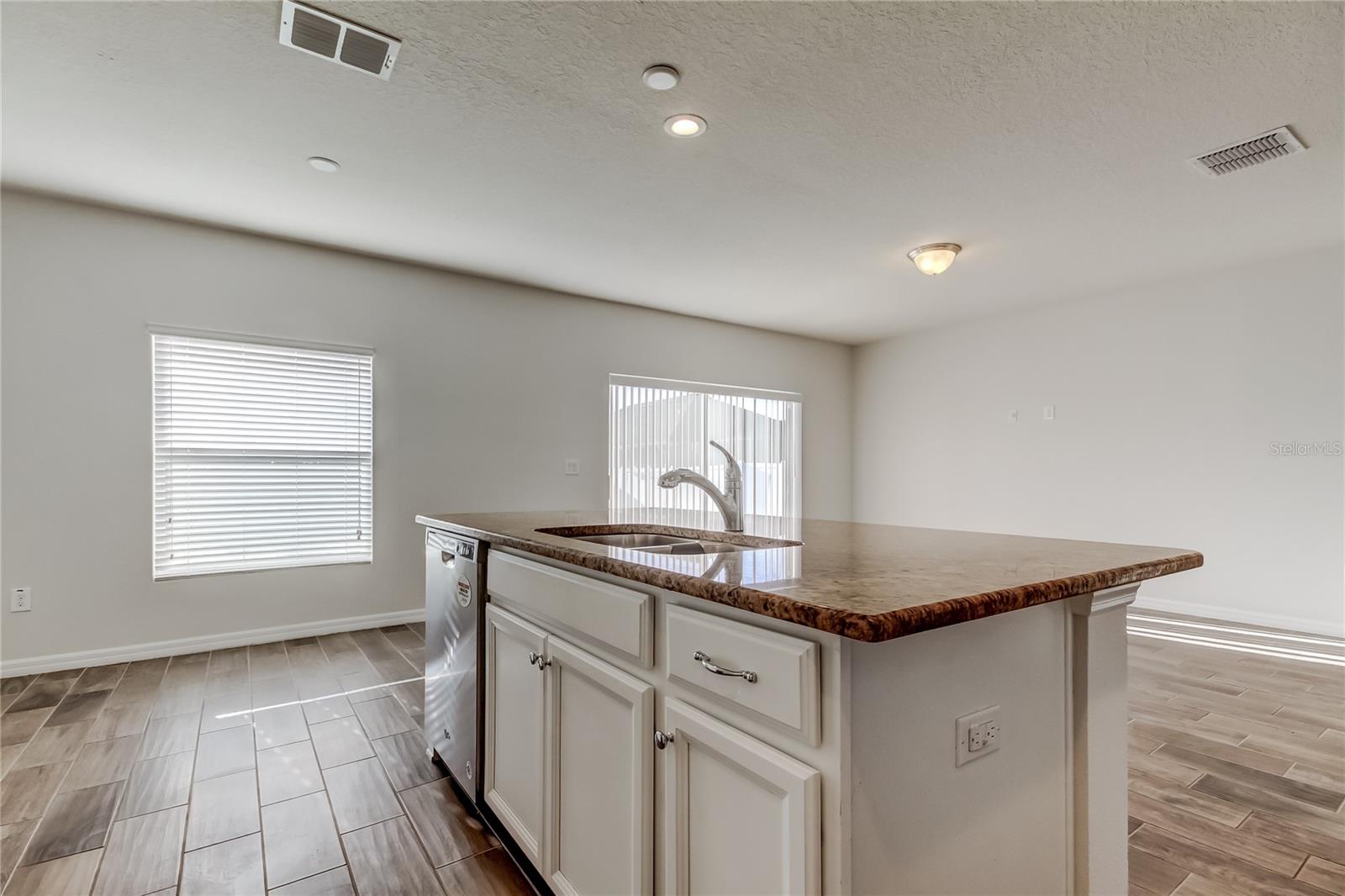 Image 8 of 26 For 5050 Suncatcher Drive