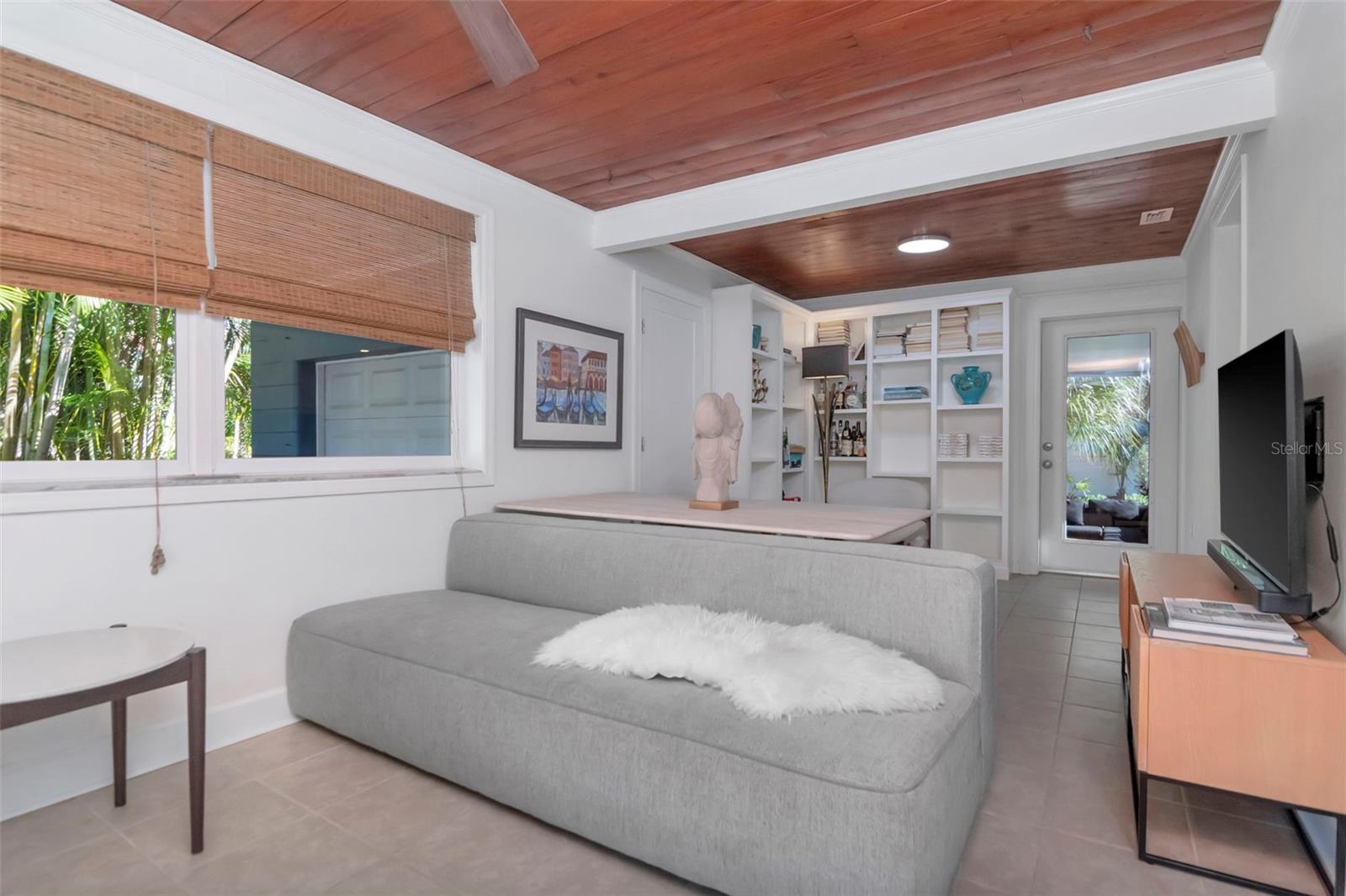 Image 10 of 32 For 6208 Jones Road