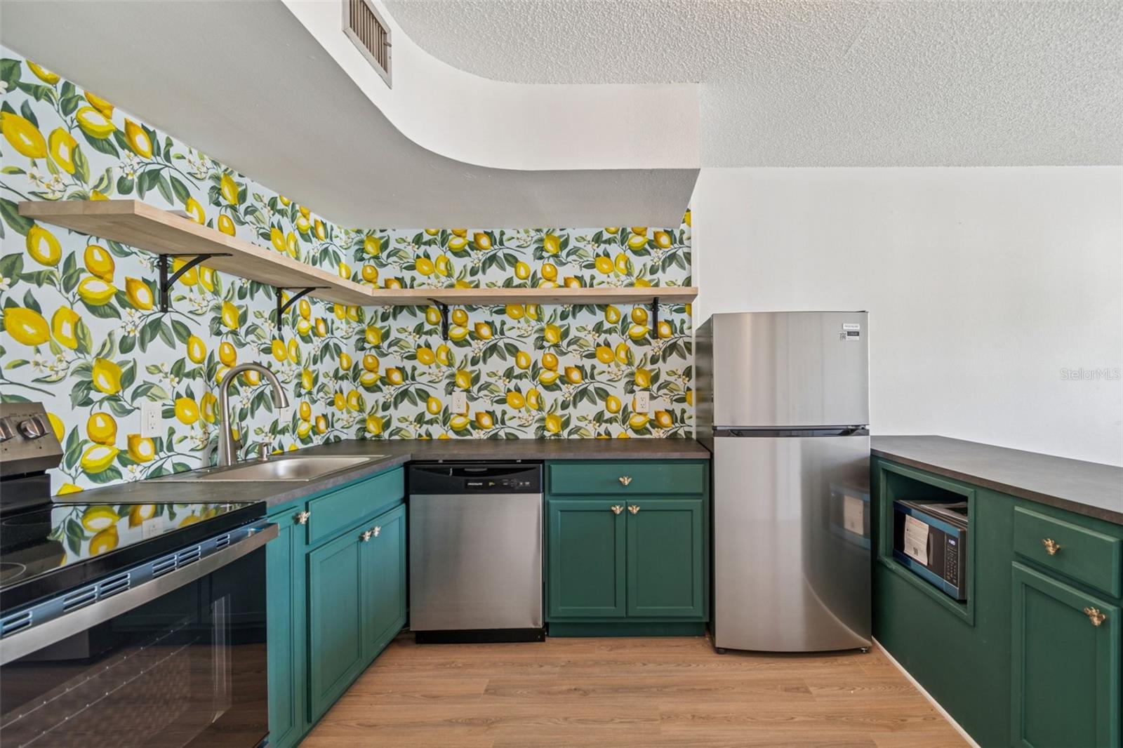 Image 10 of 27 For 4511 Oak Drive R32a