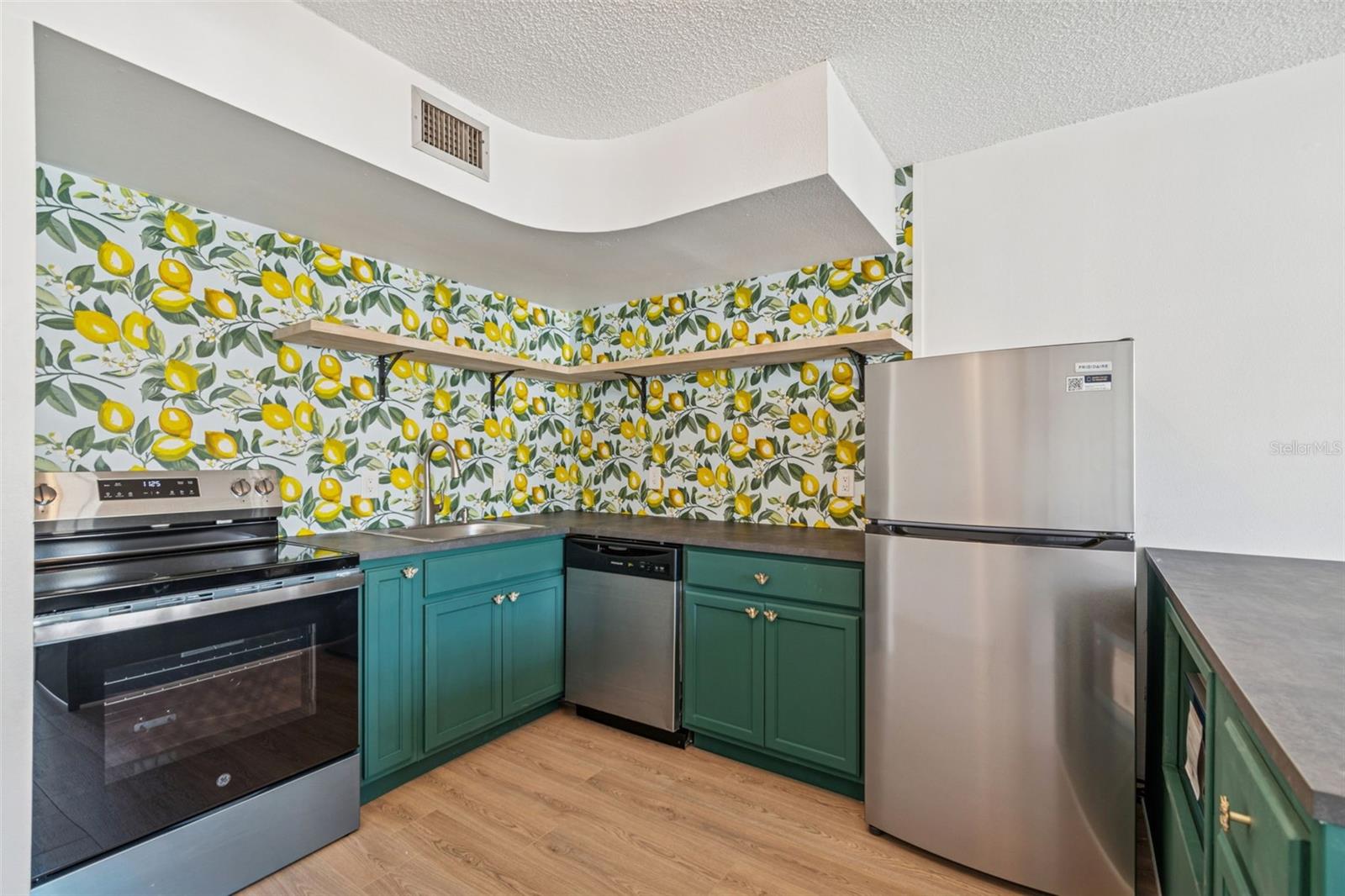 Image 11 of 27 For 4511 Oak Drive R32a