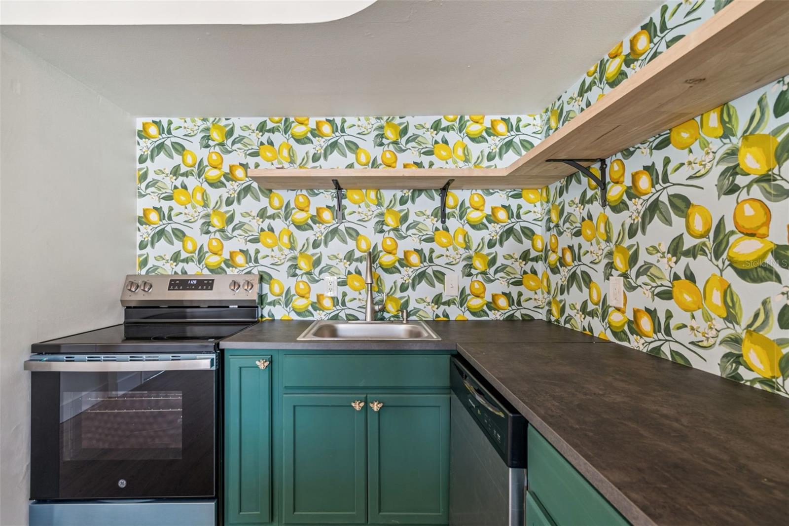 Image 12 of 27 For 4511 Oak Drive R32a