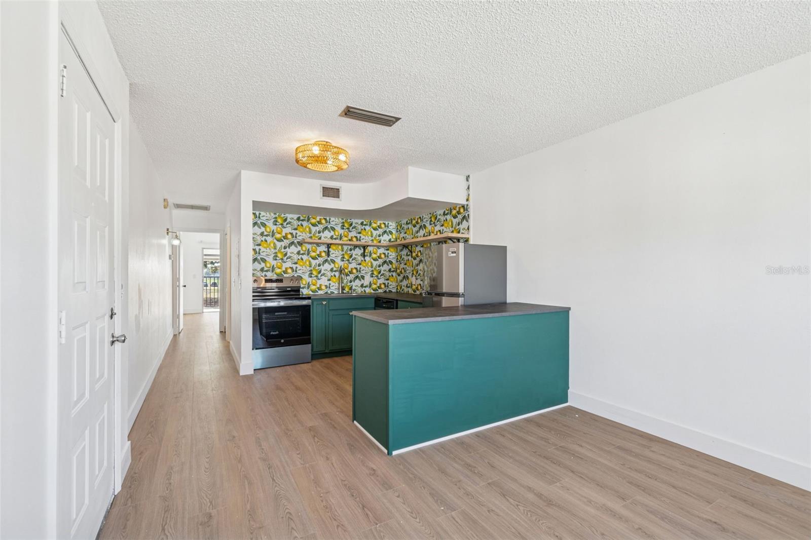 Image 7 of 27 For 4511 Oak Drive R32a