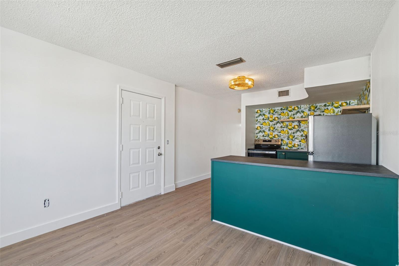 Image 8 of 27 For 4511 Oak Drive R32a