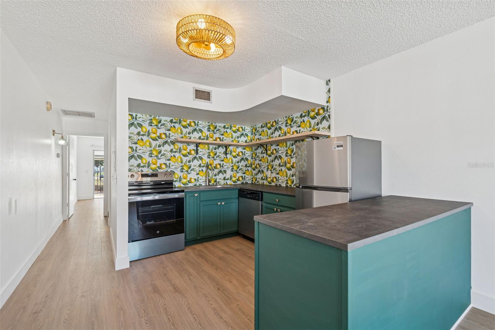 Image 9 of 27 For 4511 Oak Drive R32a