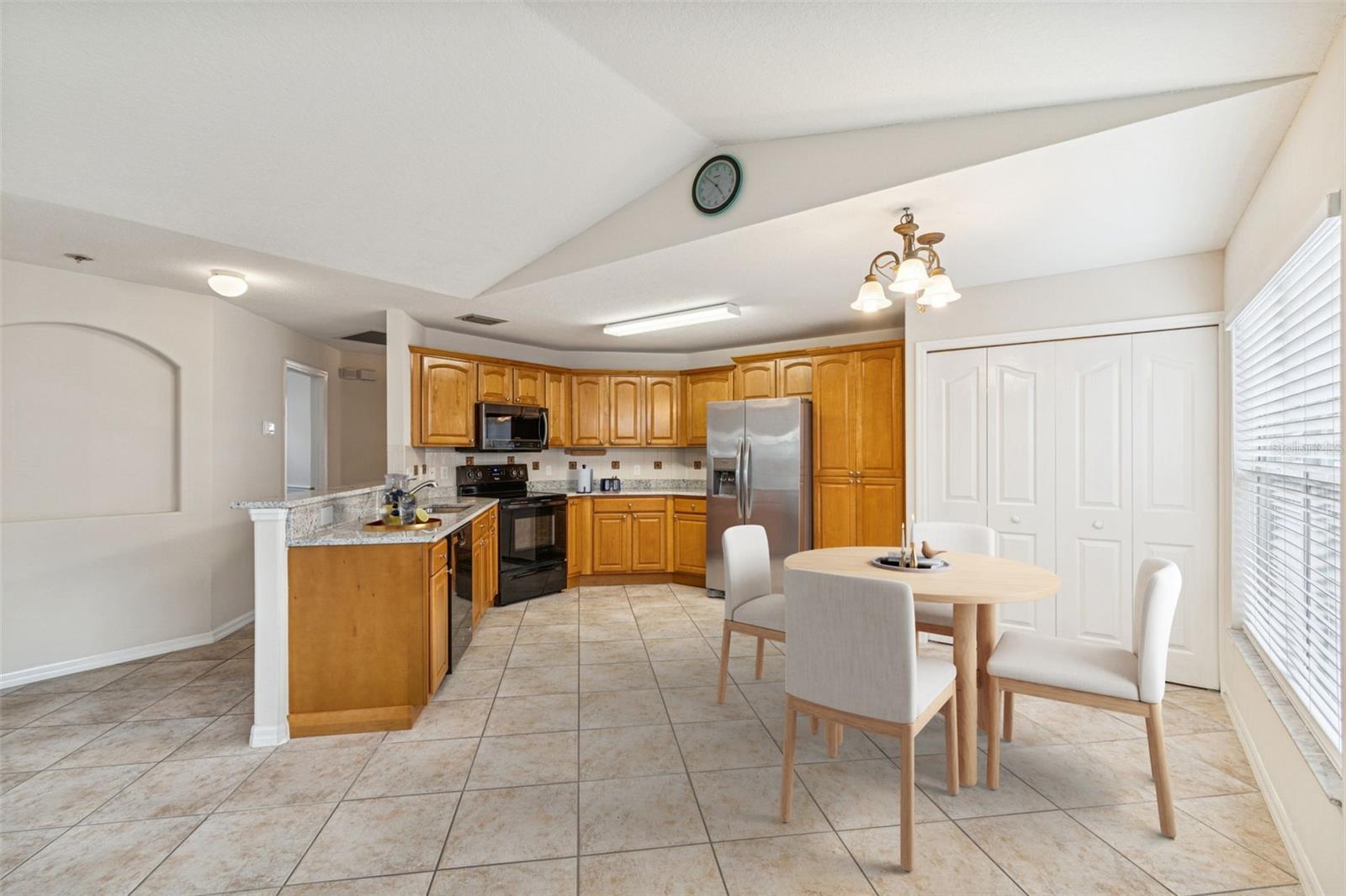 Image 10 of 57 For 2515 Leroy Street