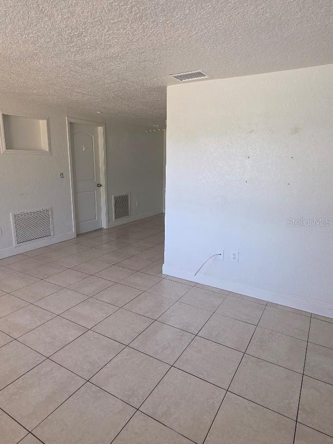 Listing photo id 8 for 10803 Hyssop Street