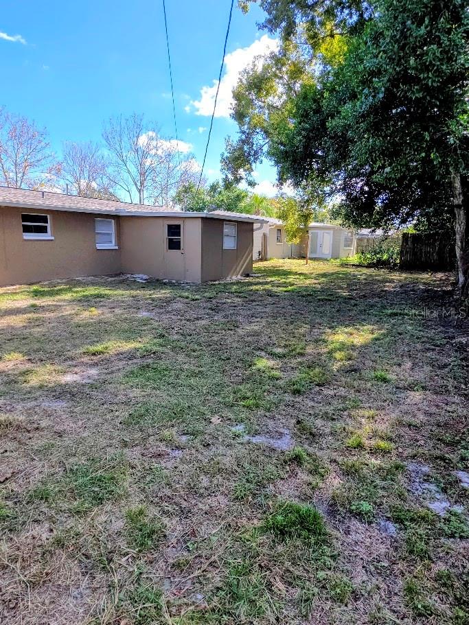 Listing photo id 15 for 10803 Hyssop Street