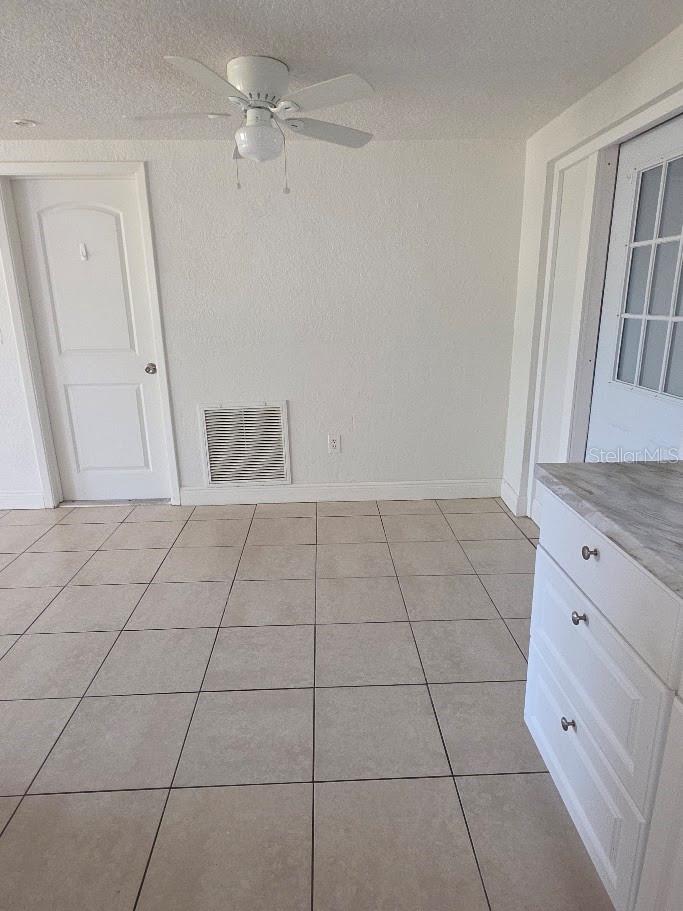 Listing photo id 4 for 10803 Hyssop Street