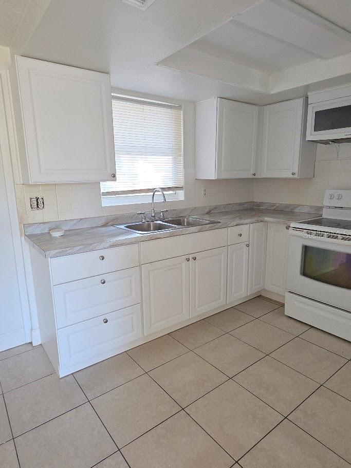 Listing photo id 5 for 10803 Hyssop Street