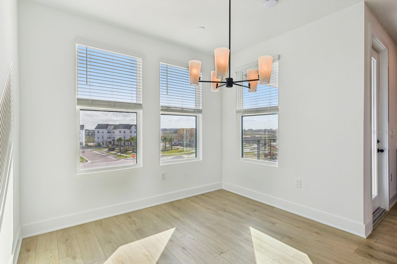 Image 13 of 42 For 15351 Hamlin Park Drive