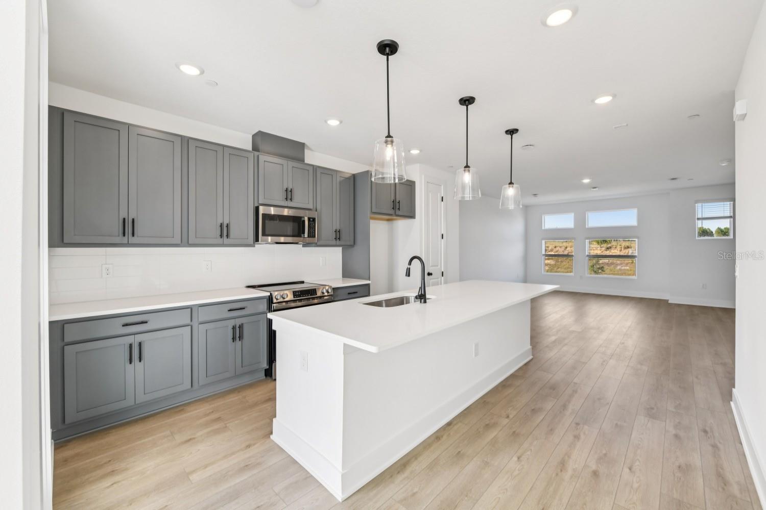 Image 14 of 42 For 15351 Hamlin Park Drive