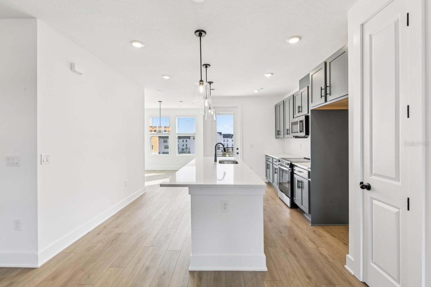 Image 17 of 42 For 15351 Hamlin Park Drive