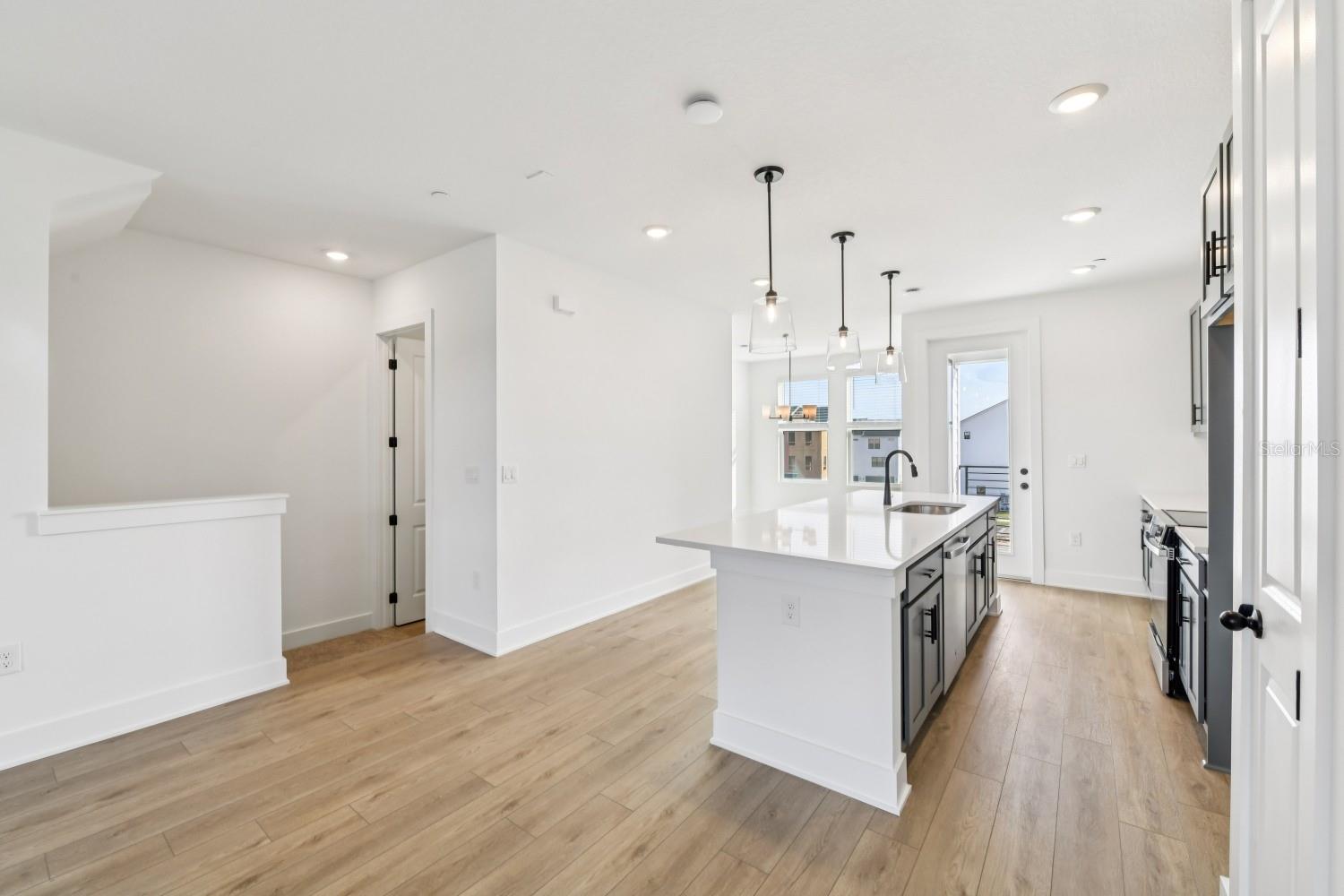 Image 18 of 42 For 15351 Hamlin Park Drive