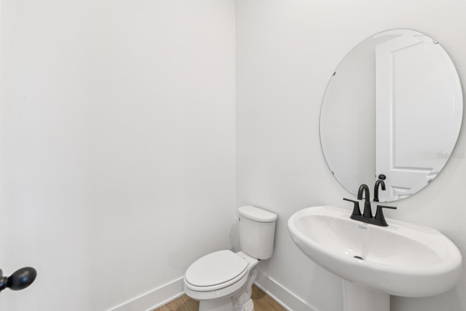 Image 21 of 42 For 15351 Hamlin Park Drive