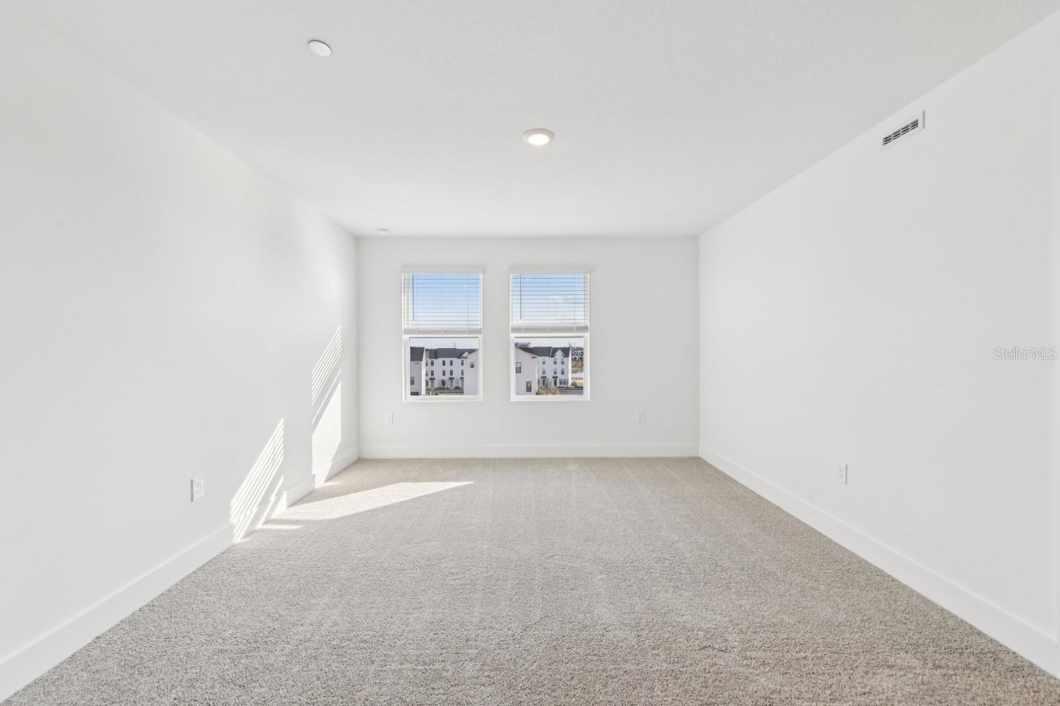 Image 28 of 42 For 15351 Hamlin Park Drive